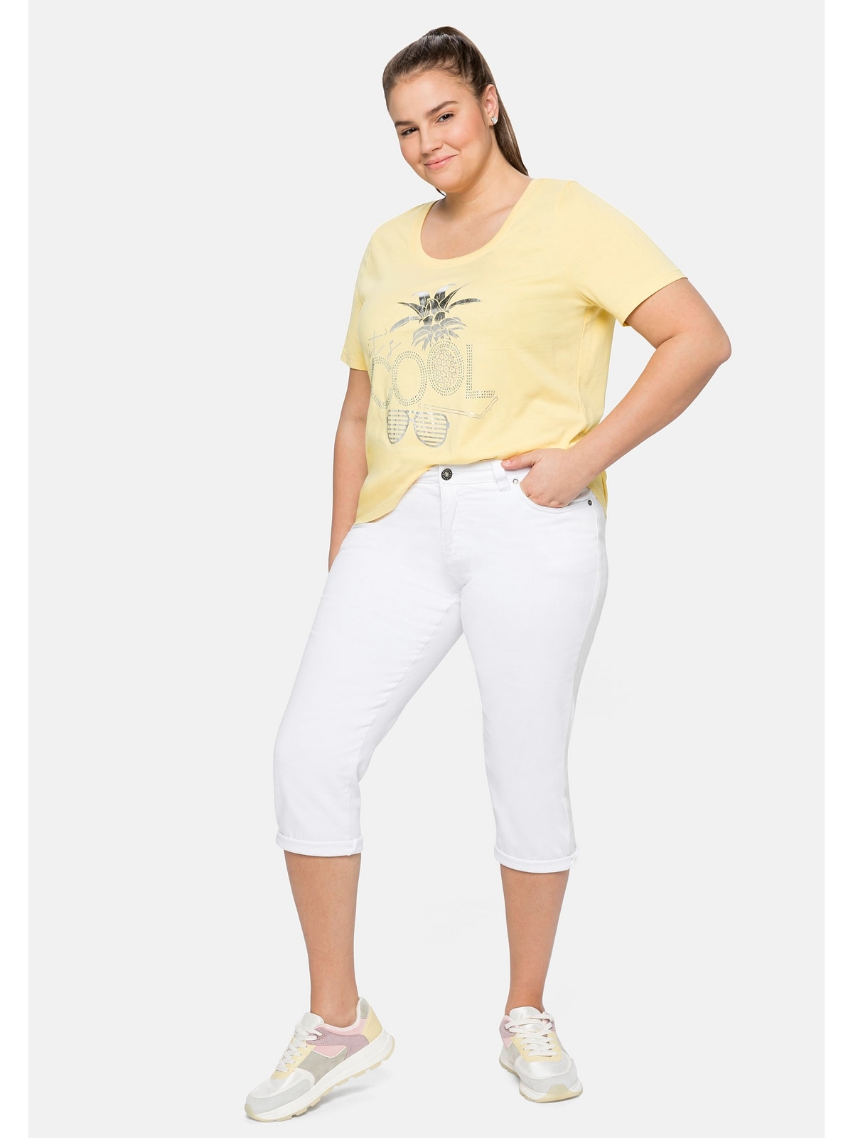 Sheego »Große Größen«, T-Shirt Glitzersteinen schimmerndem mit Frontdruck und kaufen