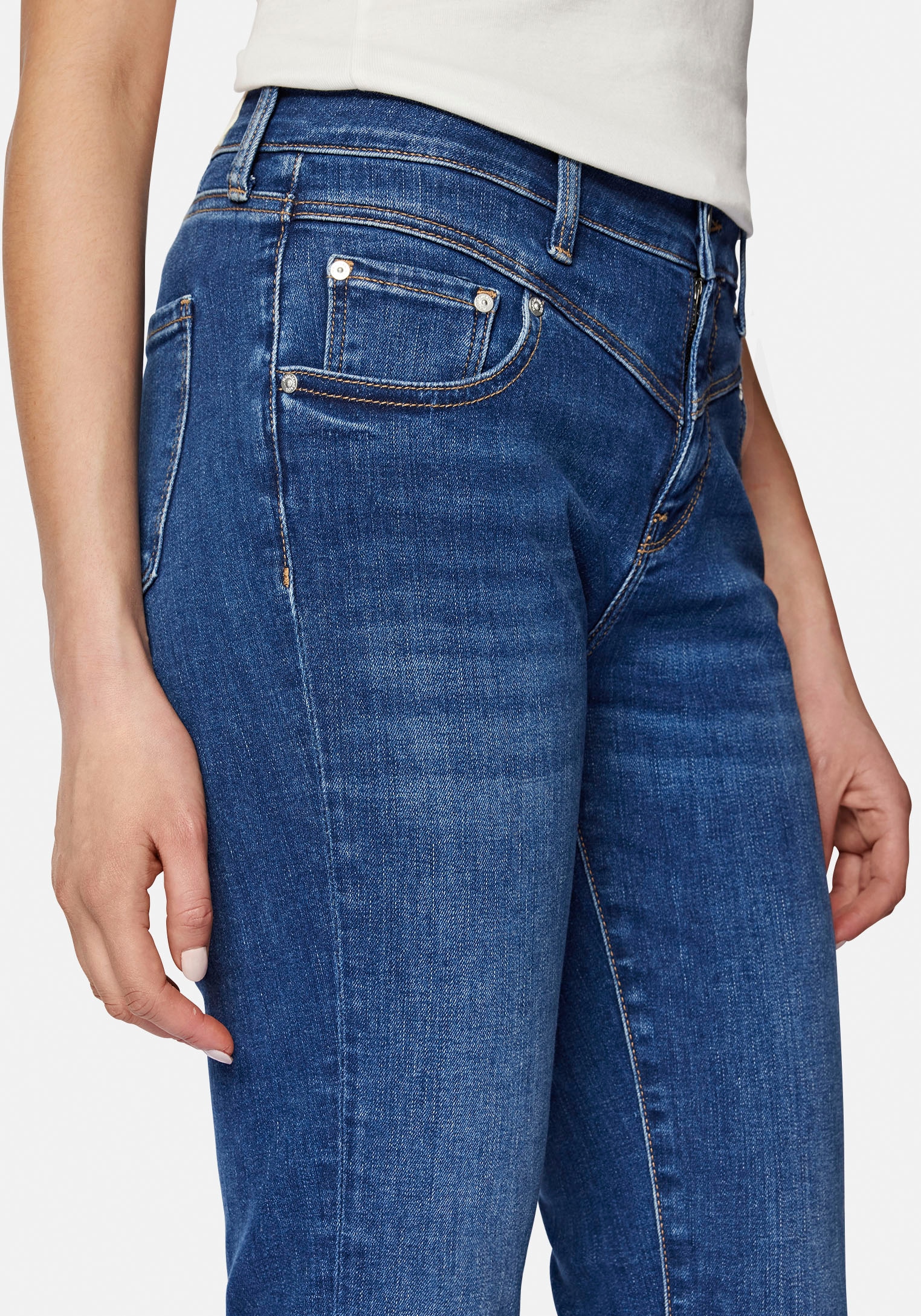 Mavi Slim-fit-Jeans, trageangenehmer Stretchdenim dank hochwertiger  Verarbeitung shoppen | I\'m walking