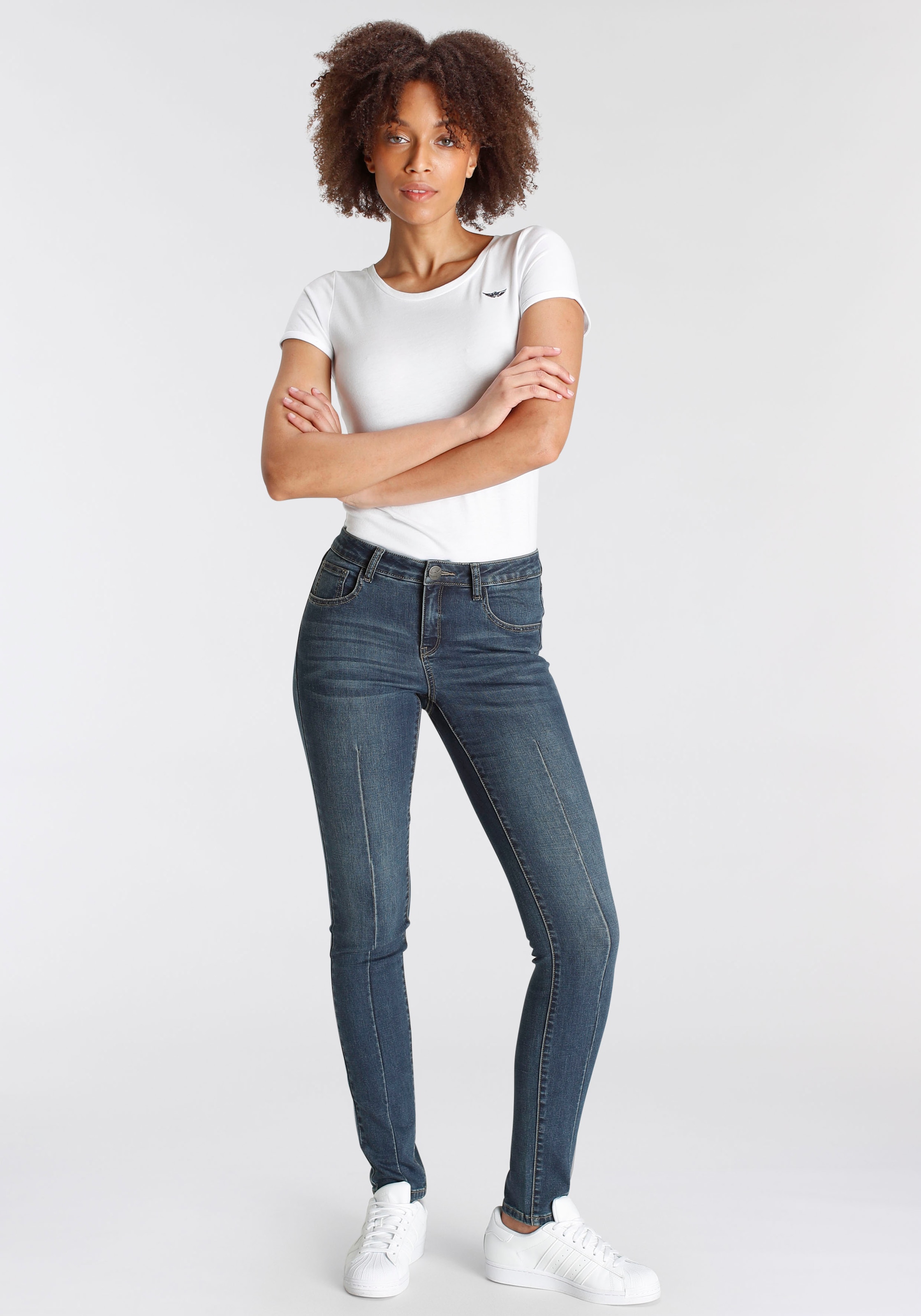 figurbetont normale sehr zu Arizona Skinny-fit-Jeans kombinieren«, high shoppen gut performance Waist Denim »Ultra-Stretch, bequem, stretch Leibhöhe Mid