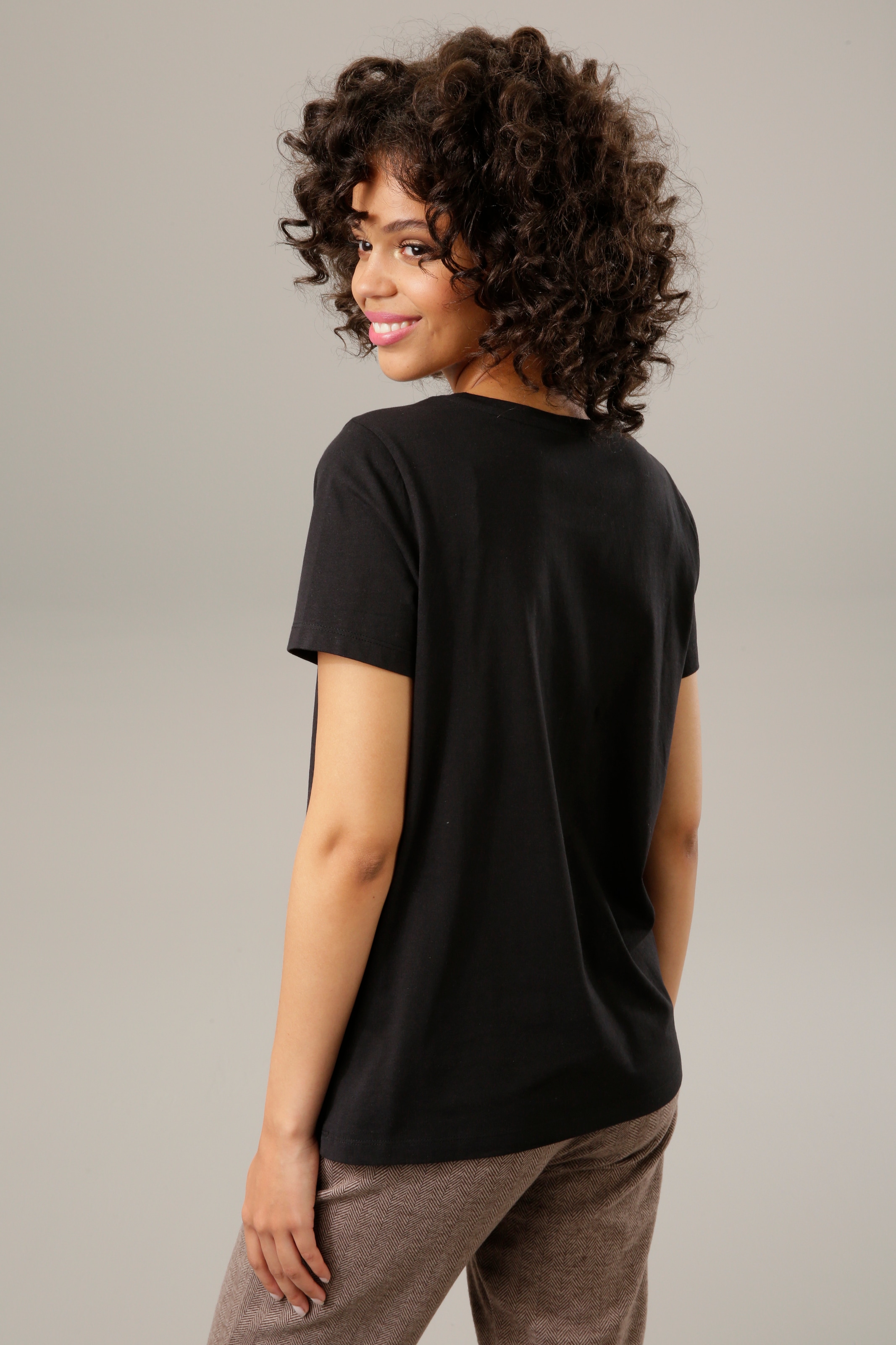 Aniston CASUAL T-Shirt, mit Glanznieten verzierter Bärchen-Frontdruck -  NEUE KOLLEKTIOM shoppen | I'm walking