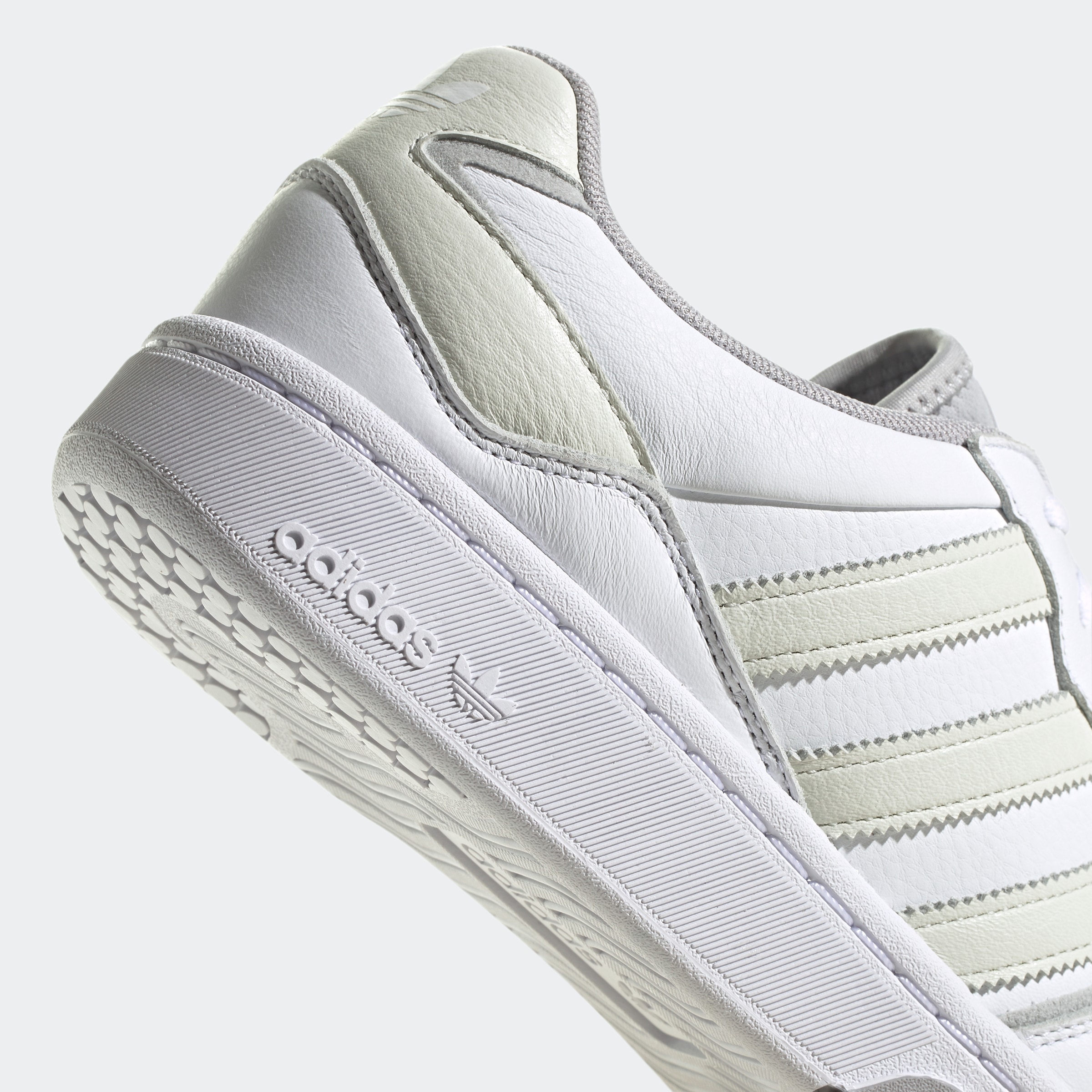 online Originals I\'m | »COURTIC« walking adidas shoppen Sneaker