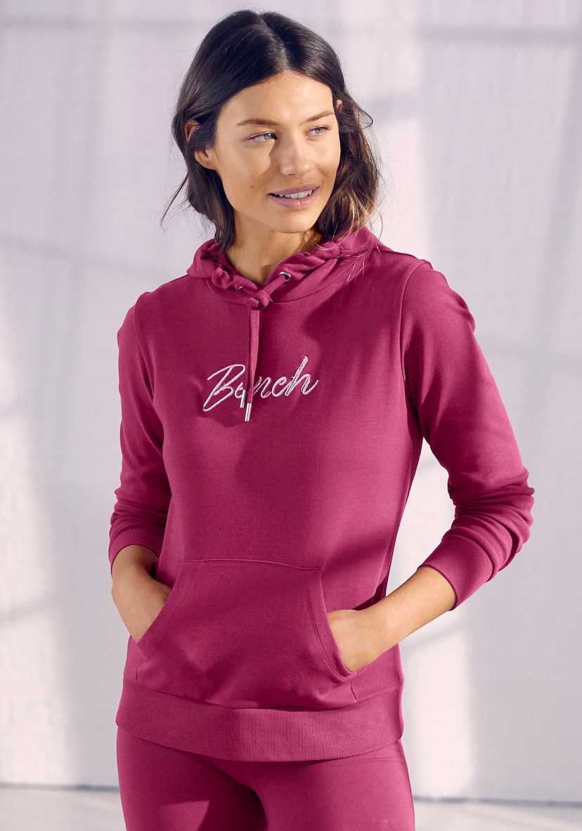 Bench. Loungewear Sweatshorts, mit glänzender Logostickerei, Loungewear,  Loungeanzug online