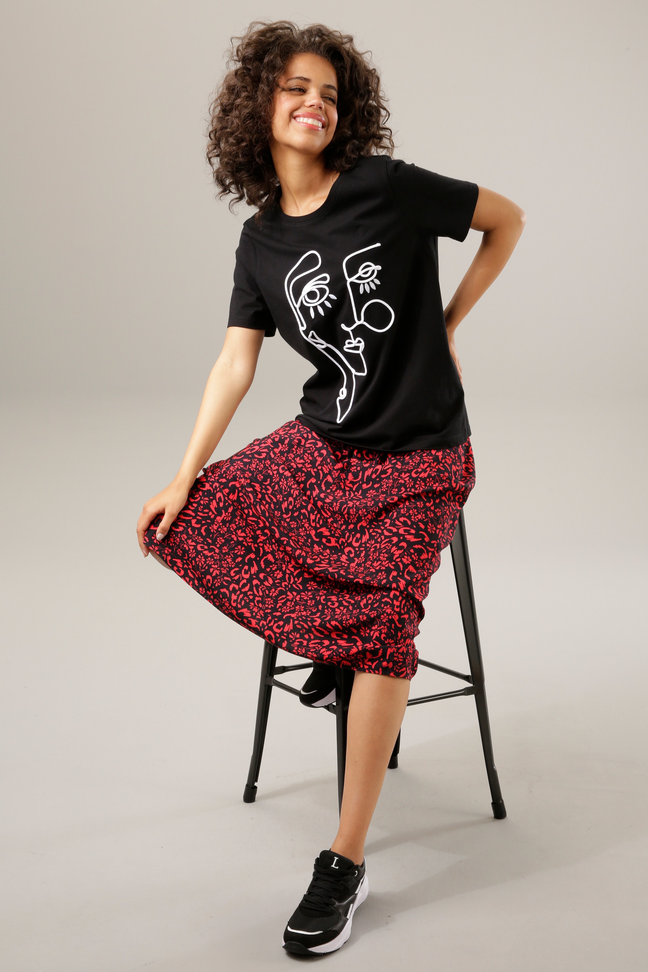 Aniston CASUAL Kordel online aus | Stickerei und mit Kopf I\'m walking kunstvollem T-Shirt