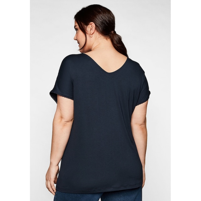 Schulternaht »Große Sheego an Größen«, und Spitze mit Ärmeln kaufen T-Shirt