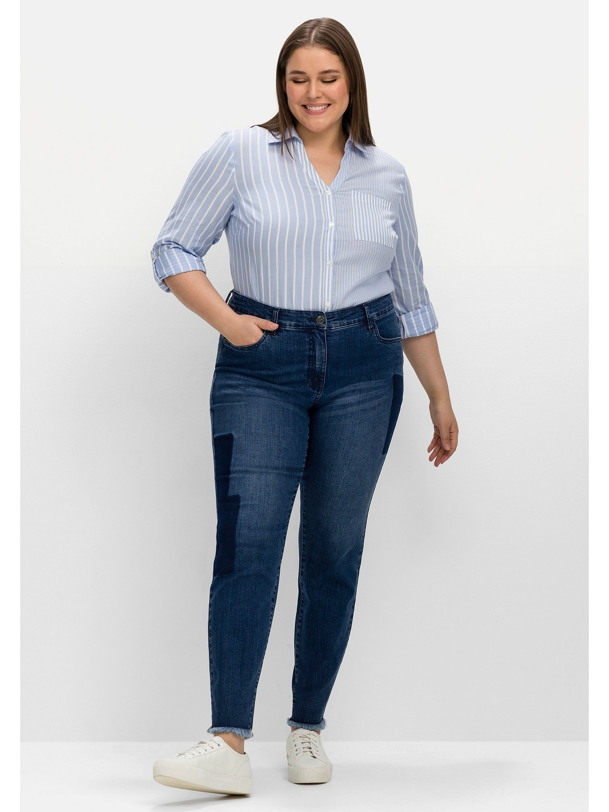 »Große Größen«, online Sheego Patch-Optik Stretch-Jeans und mit Fransensaum