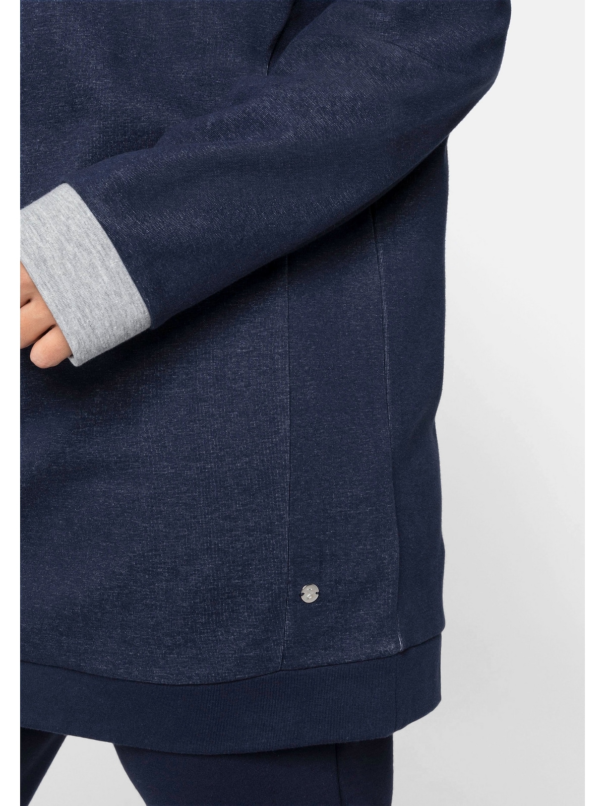 und weitem Sweatshirt Kontrastdetails Große Sheego Kragen mit Größen
