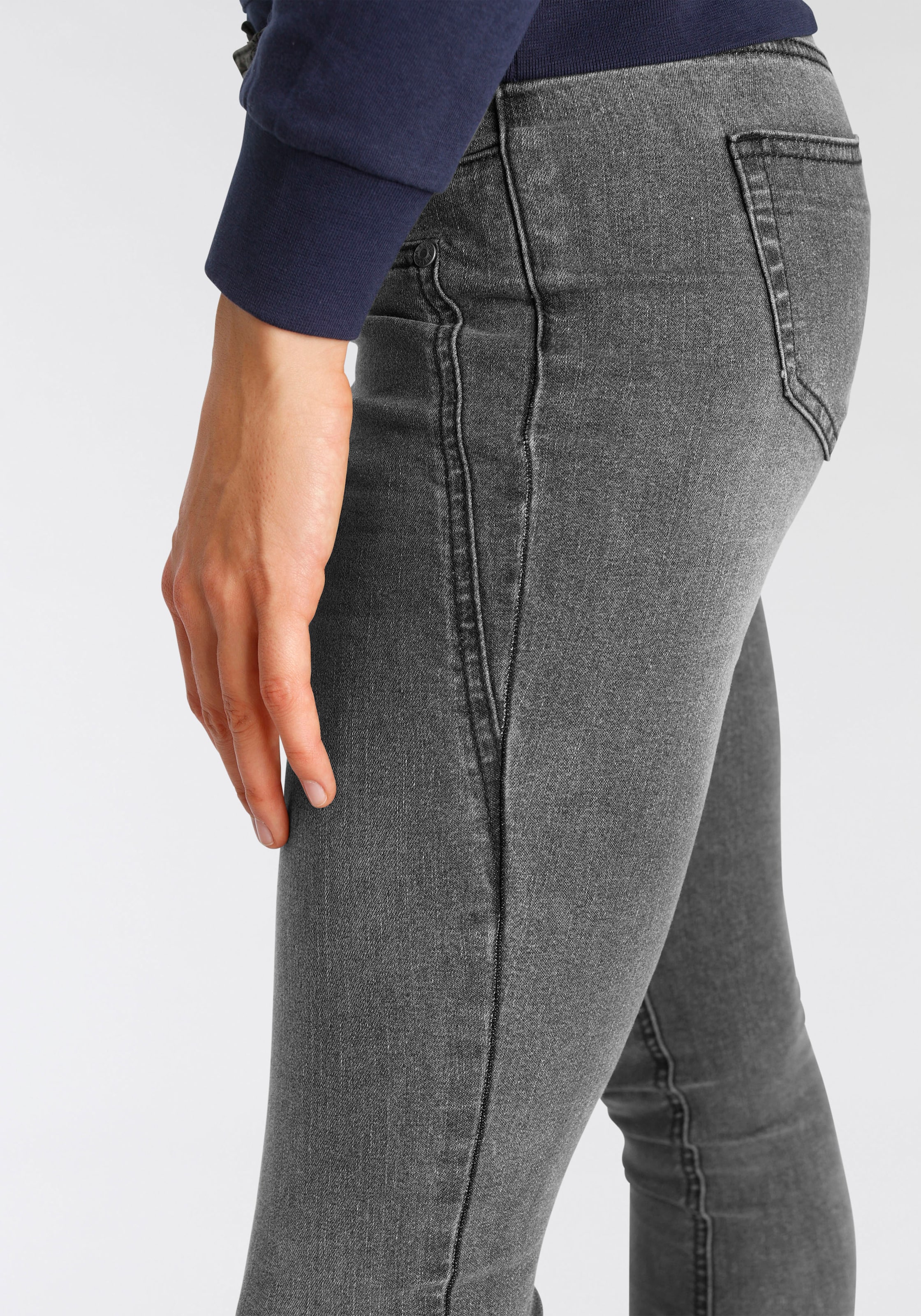 Arizona Skinny-fit-Jeans mit Keileinsätzen Low Waist