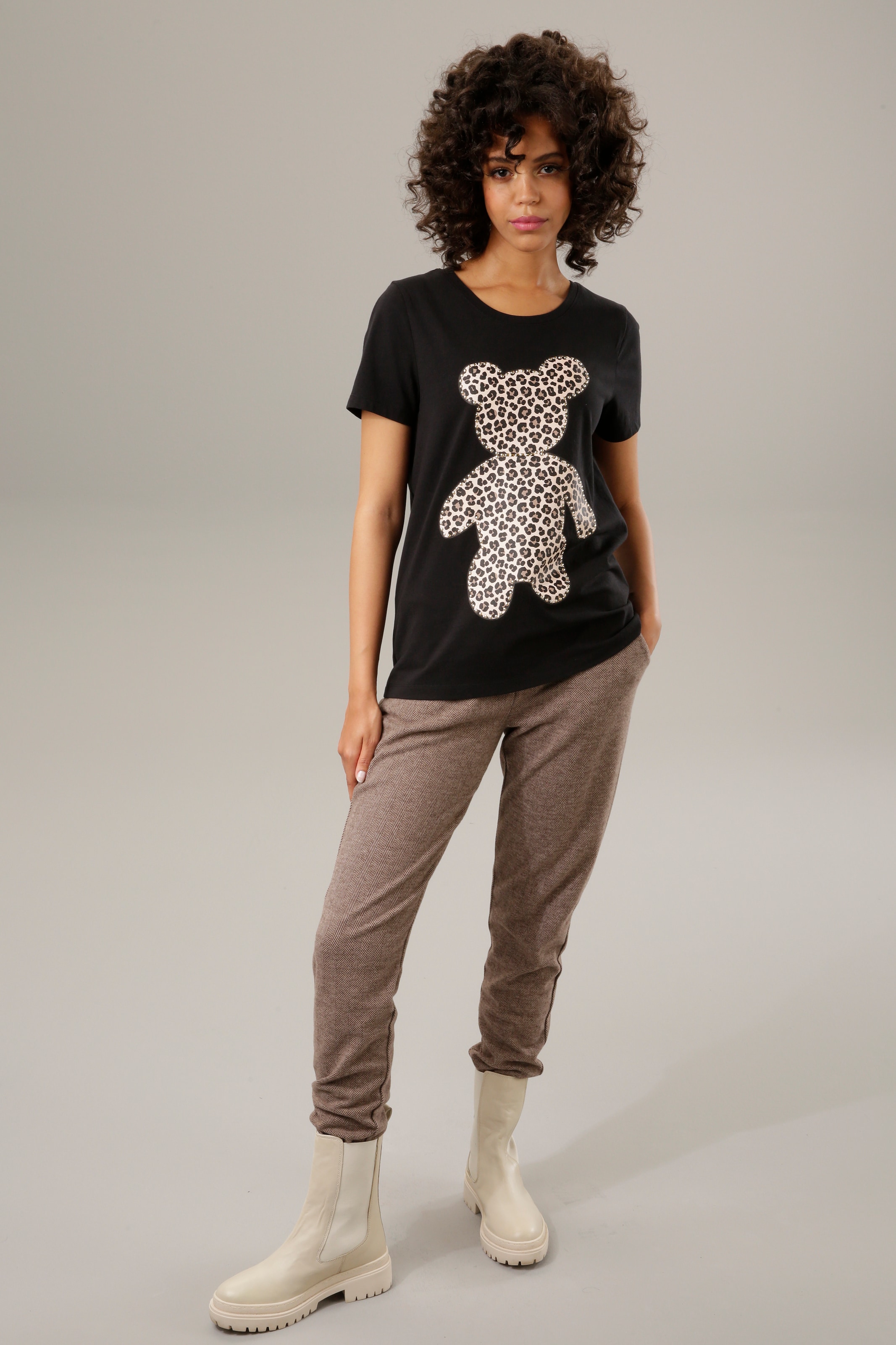 Aniston CASUAL T-Shirt, mit Glanznieten verzierter Bärchen-Frontdruck - NEUE  KOLLEKTIOM shoppen | I\'m walking