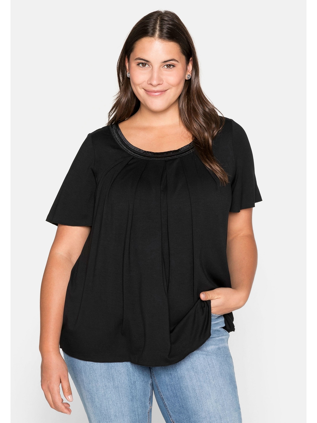 Sheego T-Shirt »Große Größen«, in A-Linie mit dekorativer Blende kaufen | Sport-T-Shirts