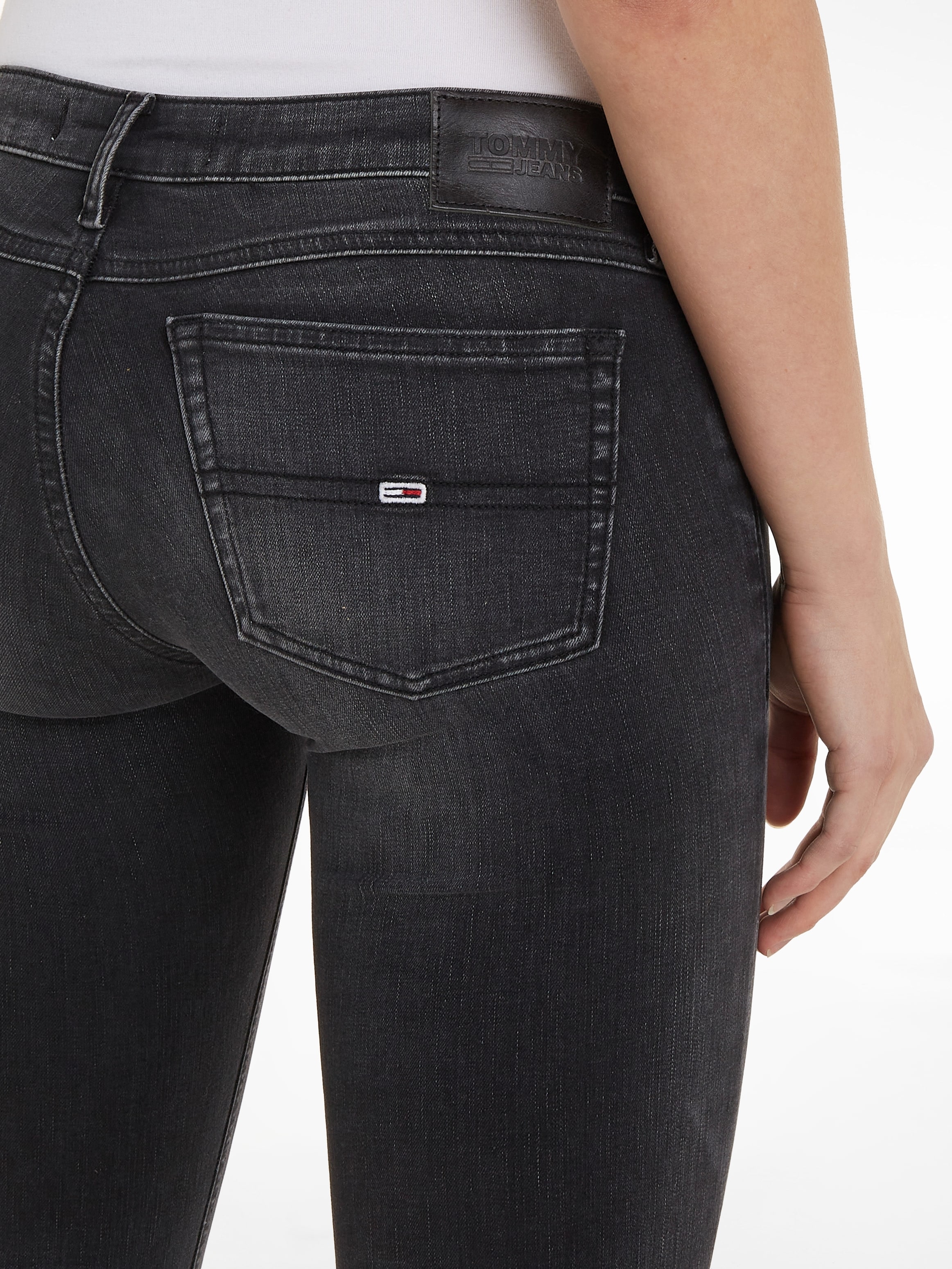 Tommy Jeans Skinny-fit-Jeans, mit dezenten Labelapplikationen shoppen | I\'m  walking