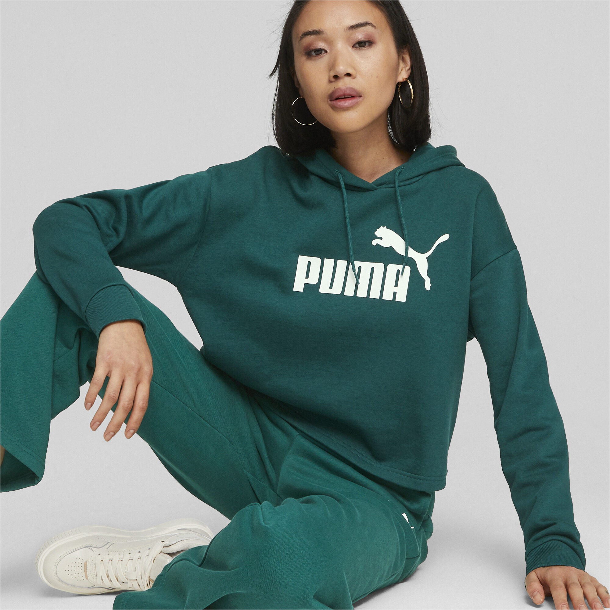 PUMA Sweatshirt »Essentials+ Damen« bestellen Logo Cropped Hoodie
