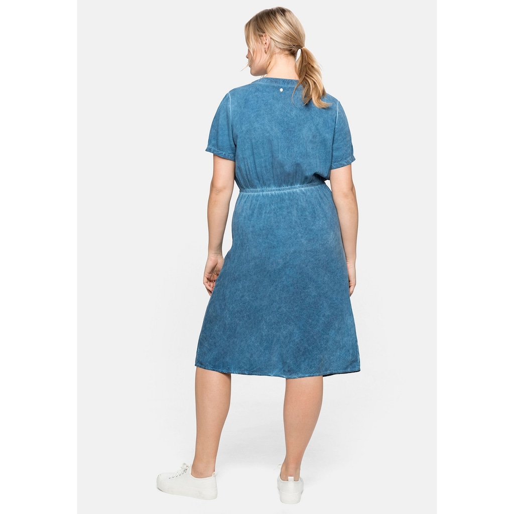 Sheego Blusenkleid »Kleid«, aus Viskose, in Oil-dyed-Waschung