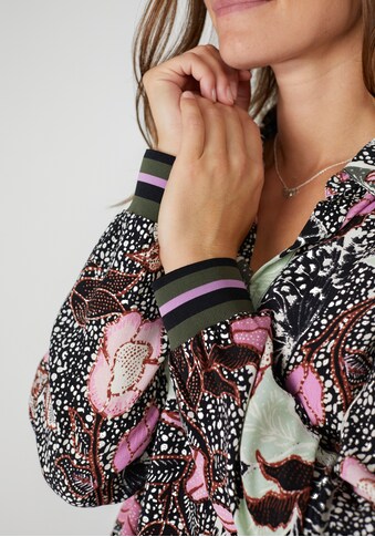 Lieblingsstück Klassische Bluse »Bluse Hemdkragen mit V-Ausschnitt 1/1 Arm mit Druck«,... kaufen