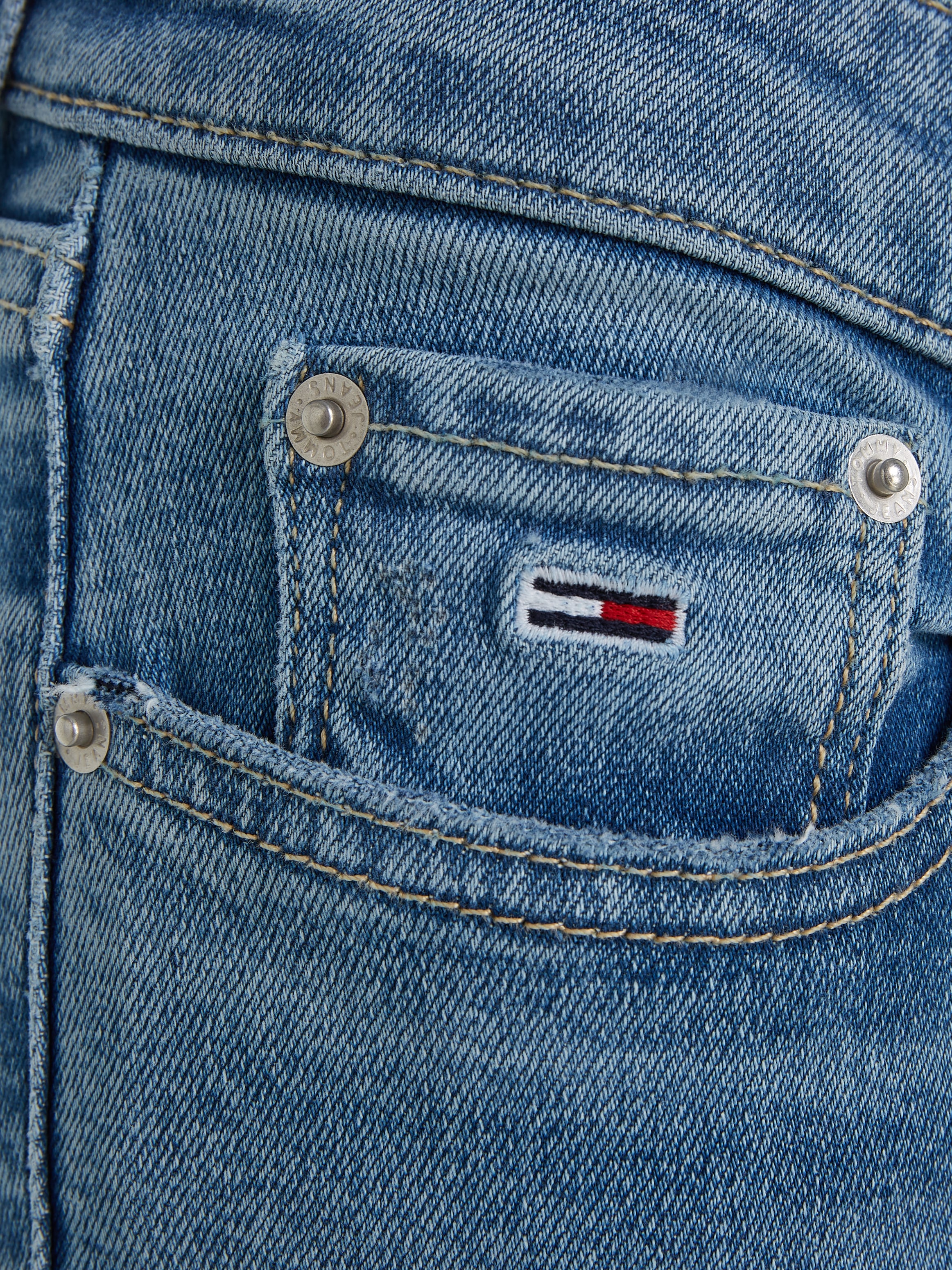 Tommy Jeans Skinny-fit-Jeans »Nora«, mit Jeans Tommy Markenlabel | I\'m & Badge walking