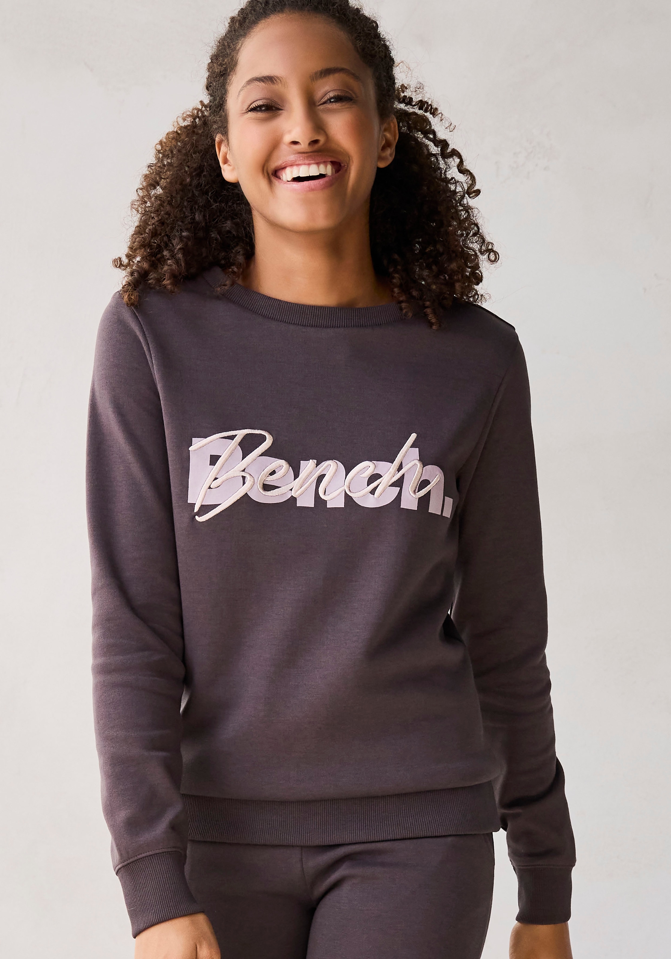 Bench. Loungewear Sweatshirt, mit Logodruck Loungeanzug Stickerei, | walking online I\'m und