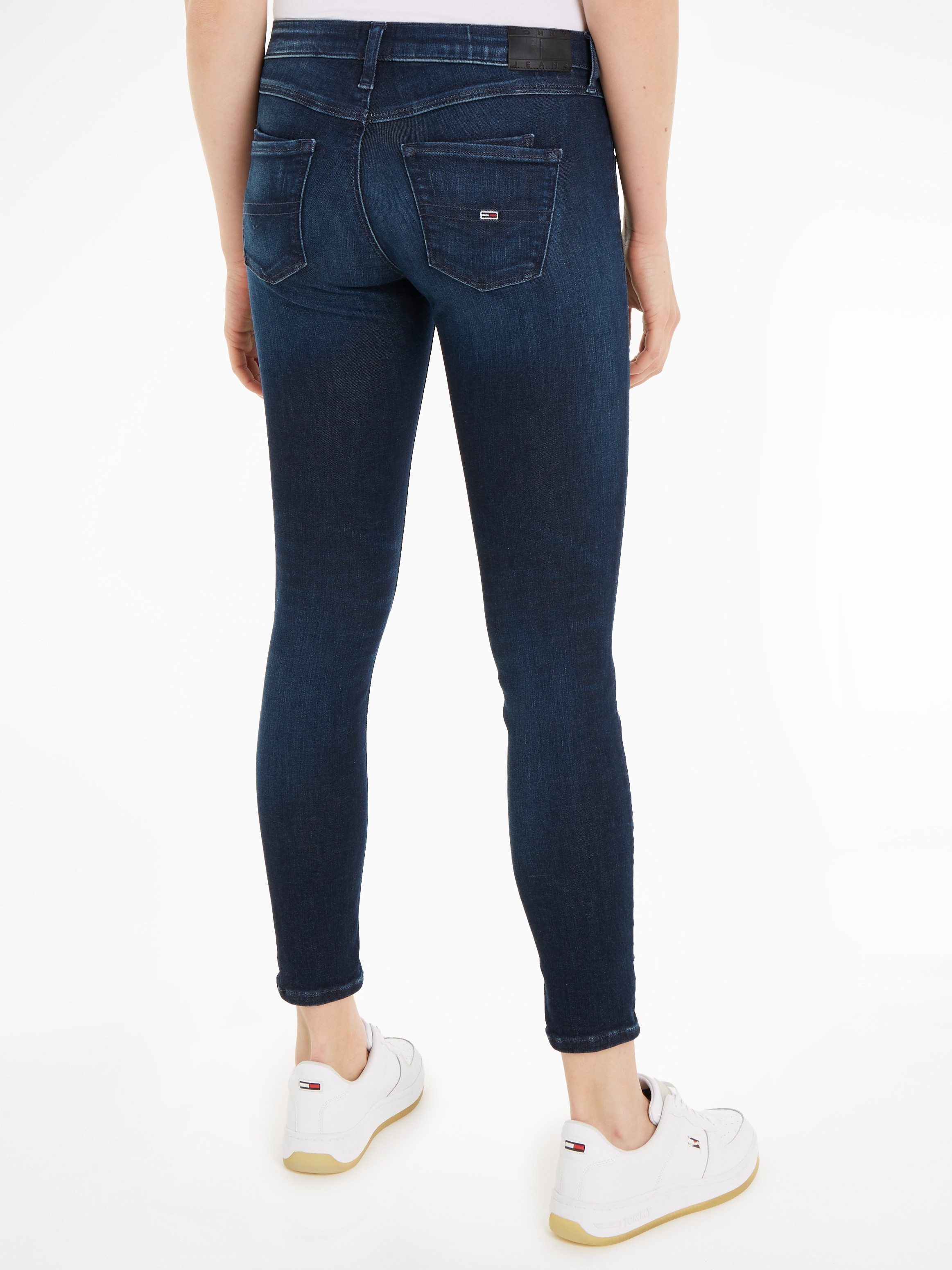 Tommy Jeans Bequeme Jeans »Scarlett«, mit Ledermarkenlabel online kaufen |  I\'m walking