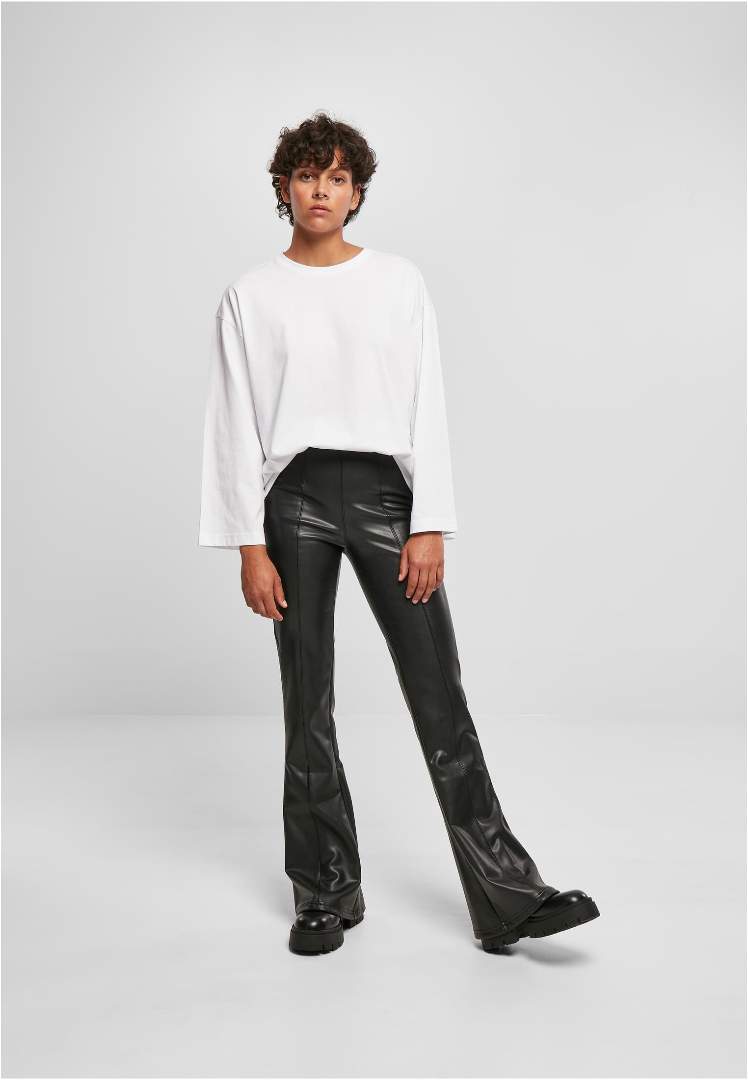 URBAN CLASSICS Langarmshirt »Damen Ladies Organic Oversized Wide  Longsleeve«, (1 tlg.) online | I'm walking