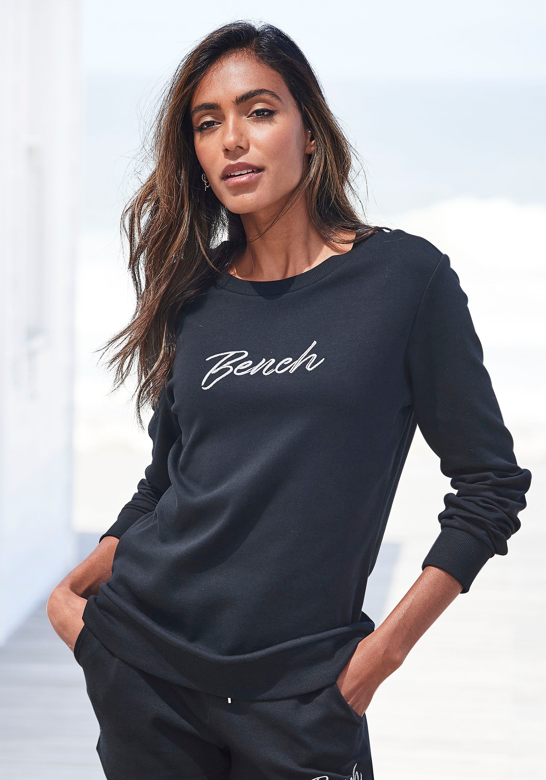 Bench. Loungewear Sweatshirt »Loungeshirt«, Loungeanzug Loungewear, Logostickerei, kaufen mit