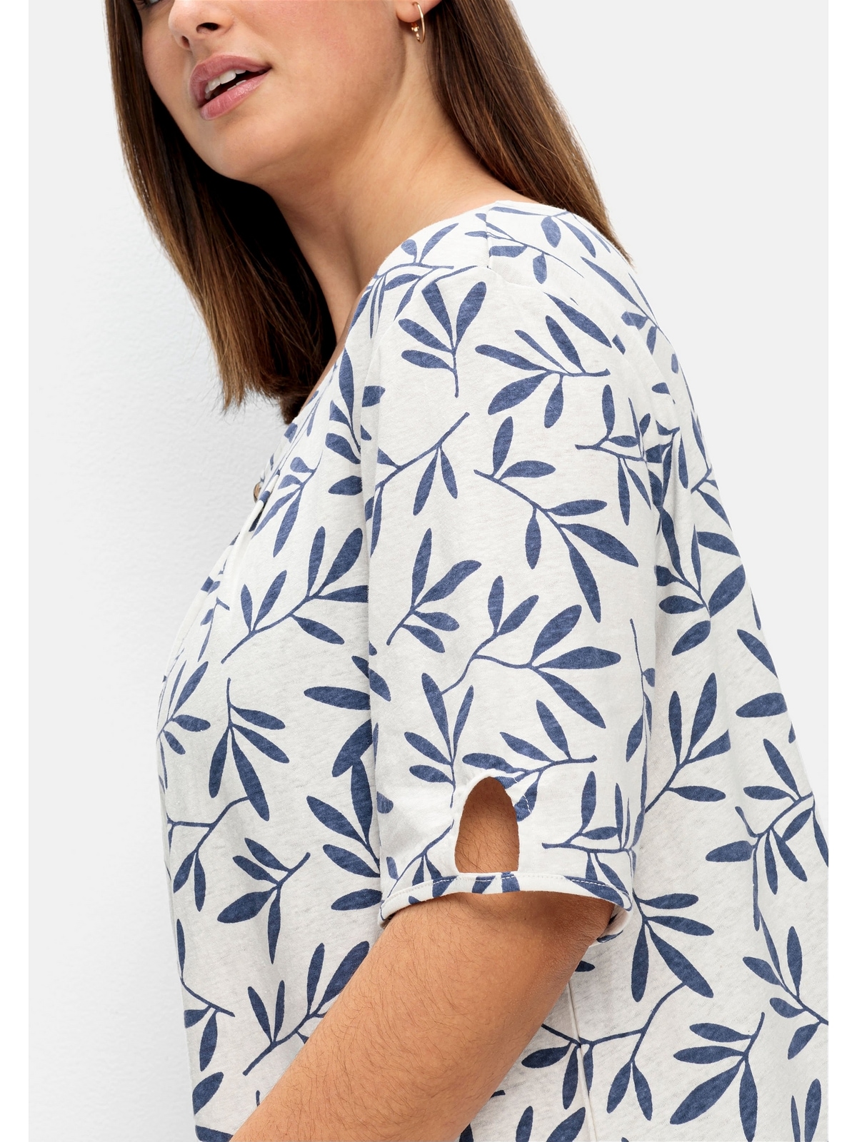 Sheego T-Shirt »Große Größen«, mit Blätterprint, im Leinen-Mix shoppen |  I\'m walking