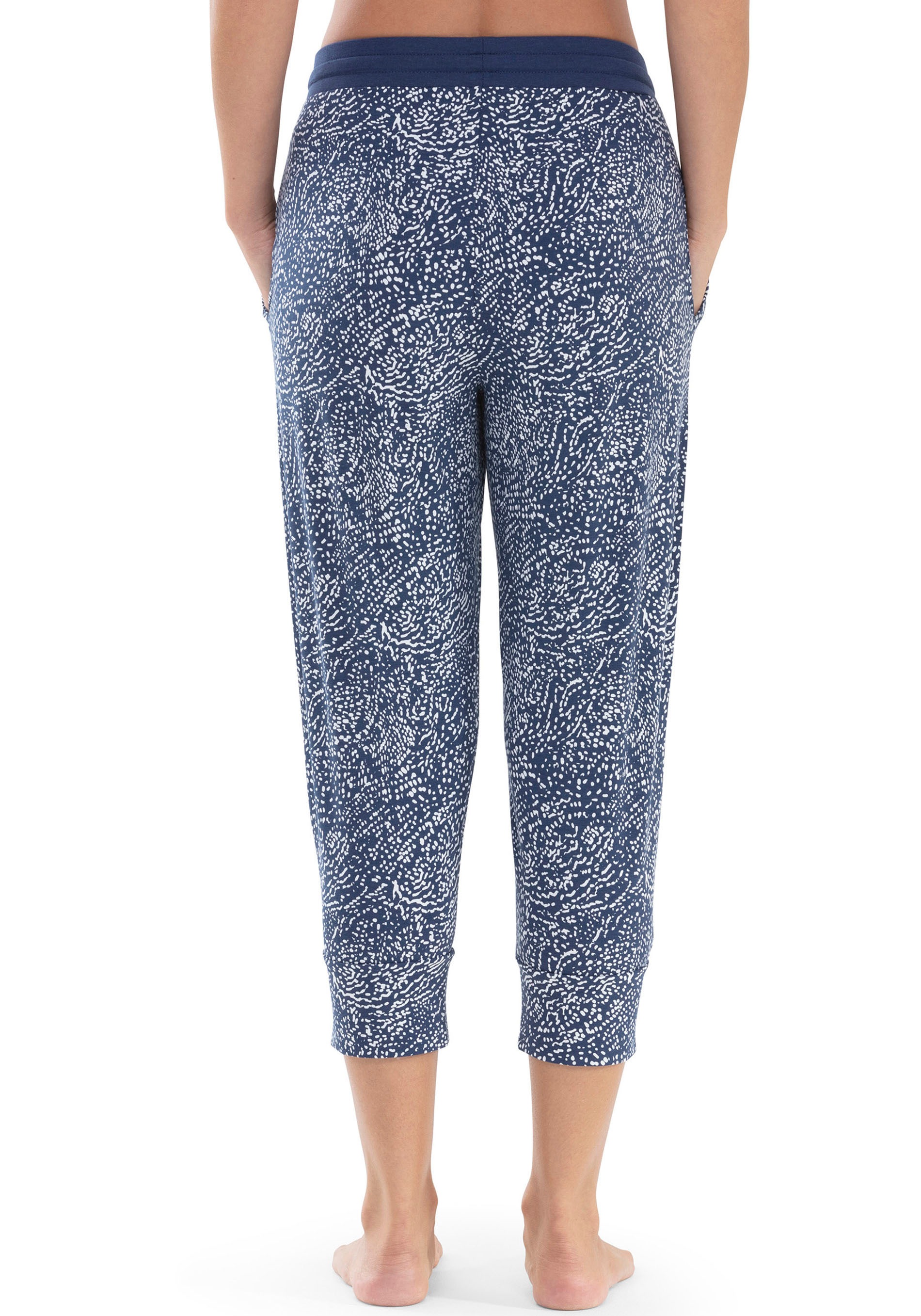Mey Capri-Pyjama, (Set, 2 tlg.), mit gemusterter Hose und schlichtem  Oberteil & Wäsche auf Rechnung bestellen