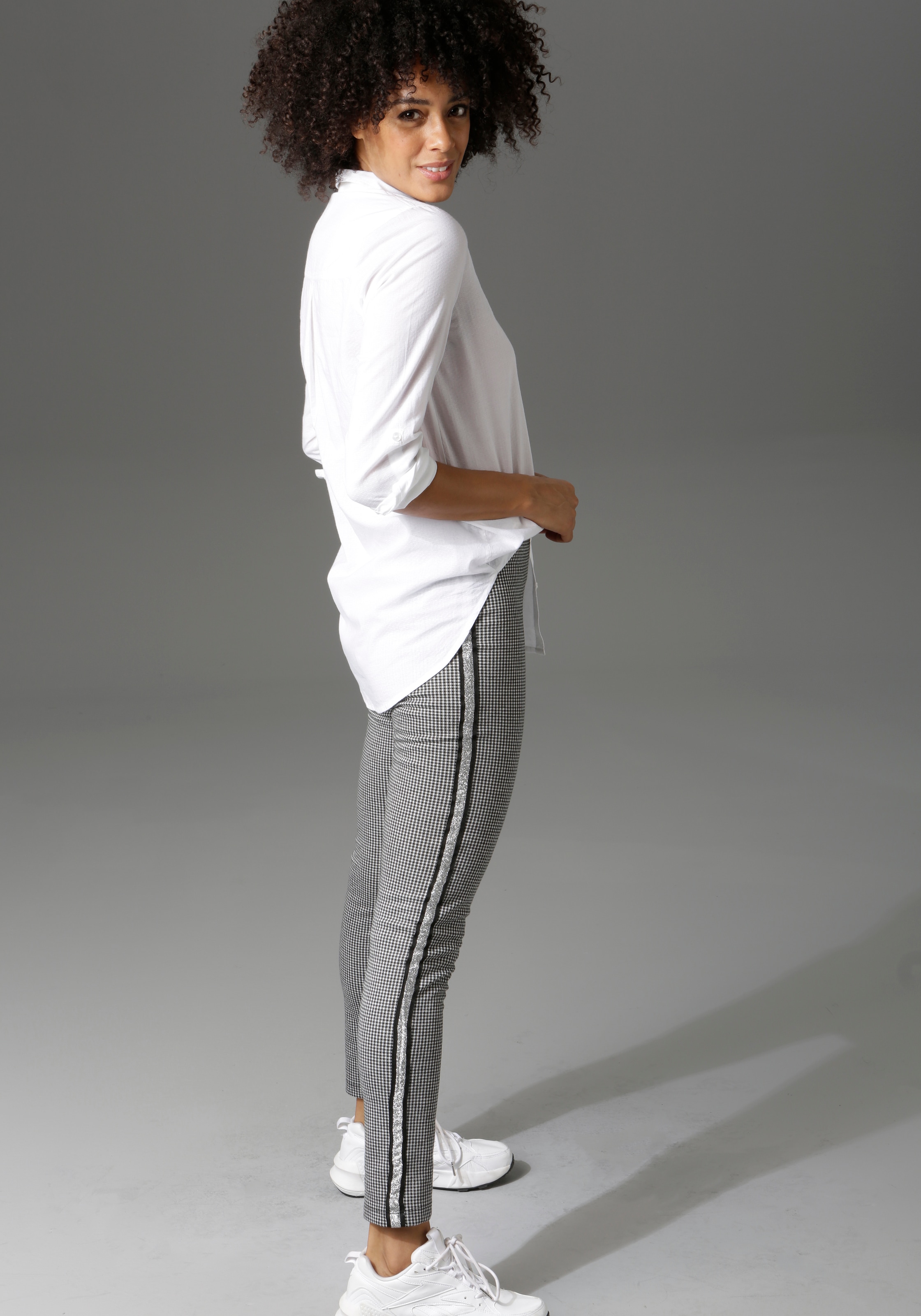Aniston CASUAL Schlupfhose, mit glitzernden walking Galonstreifen I\'m | shoppen