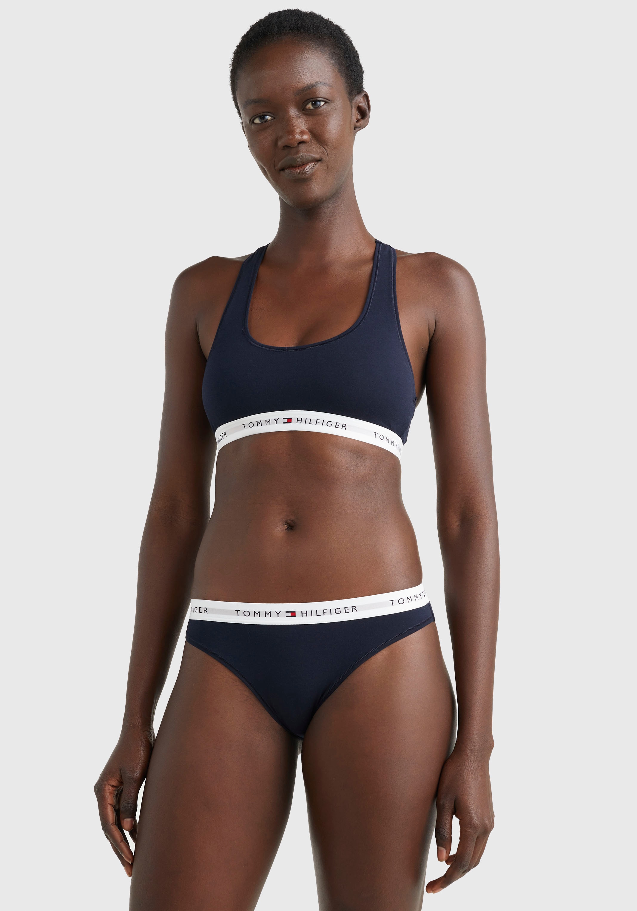 Underwear & bestellen Tommy Bikinislip, mit Hilfiger auf dem Wäsche Rechnung auf Taillenbund Logo