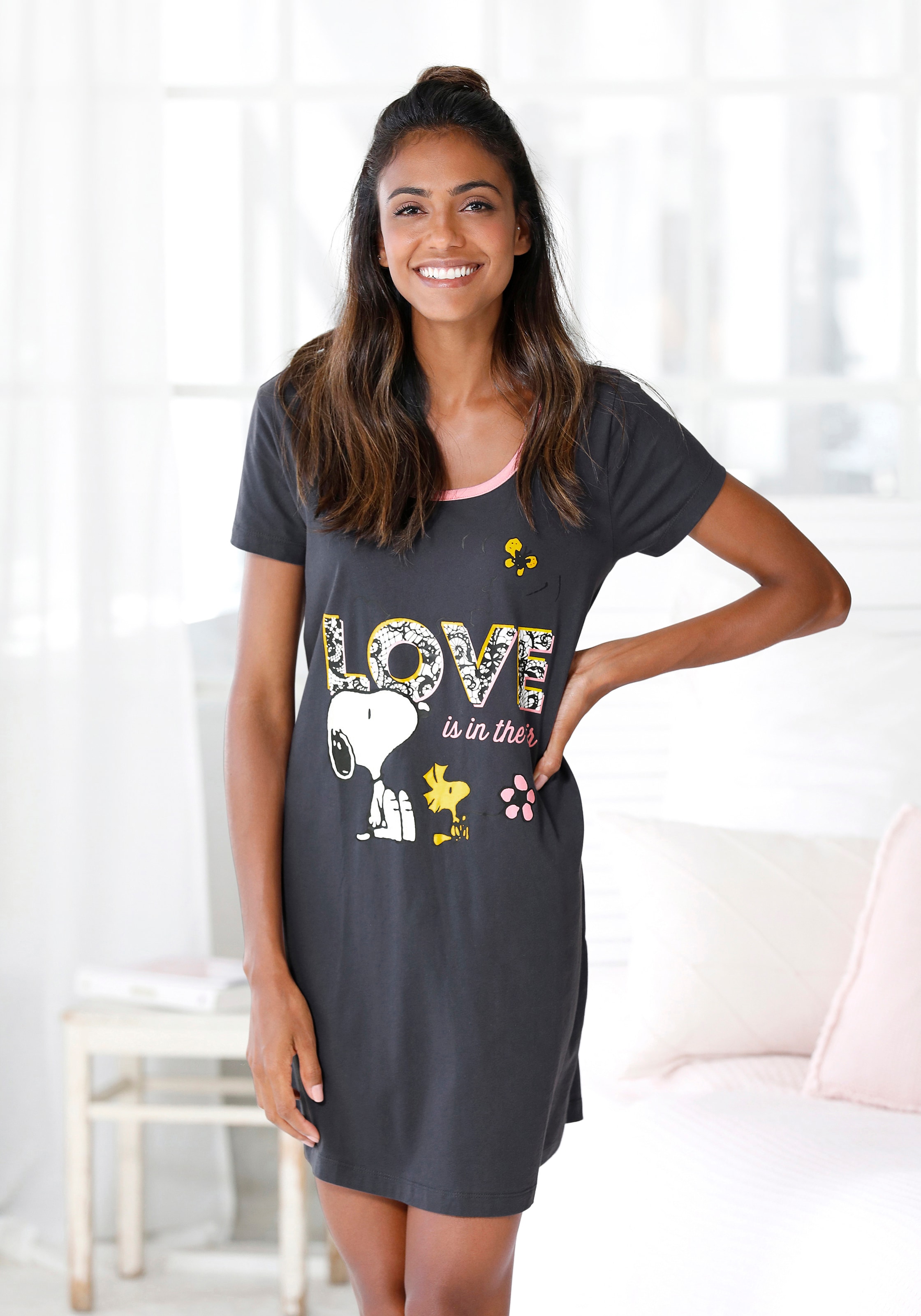 Rechnung Peanuts Sleepshirt, Wäsche auf großem mit Snoopy-Motiv & bestellen