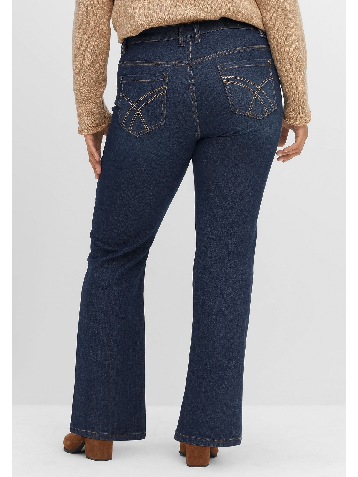 kaufen Sheego I\'m »Große Kontrastnähten walking mit | Größen«, Bootcut-Jeans