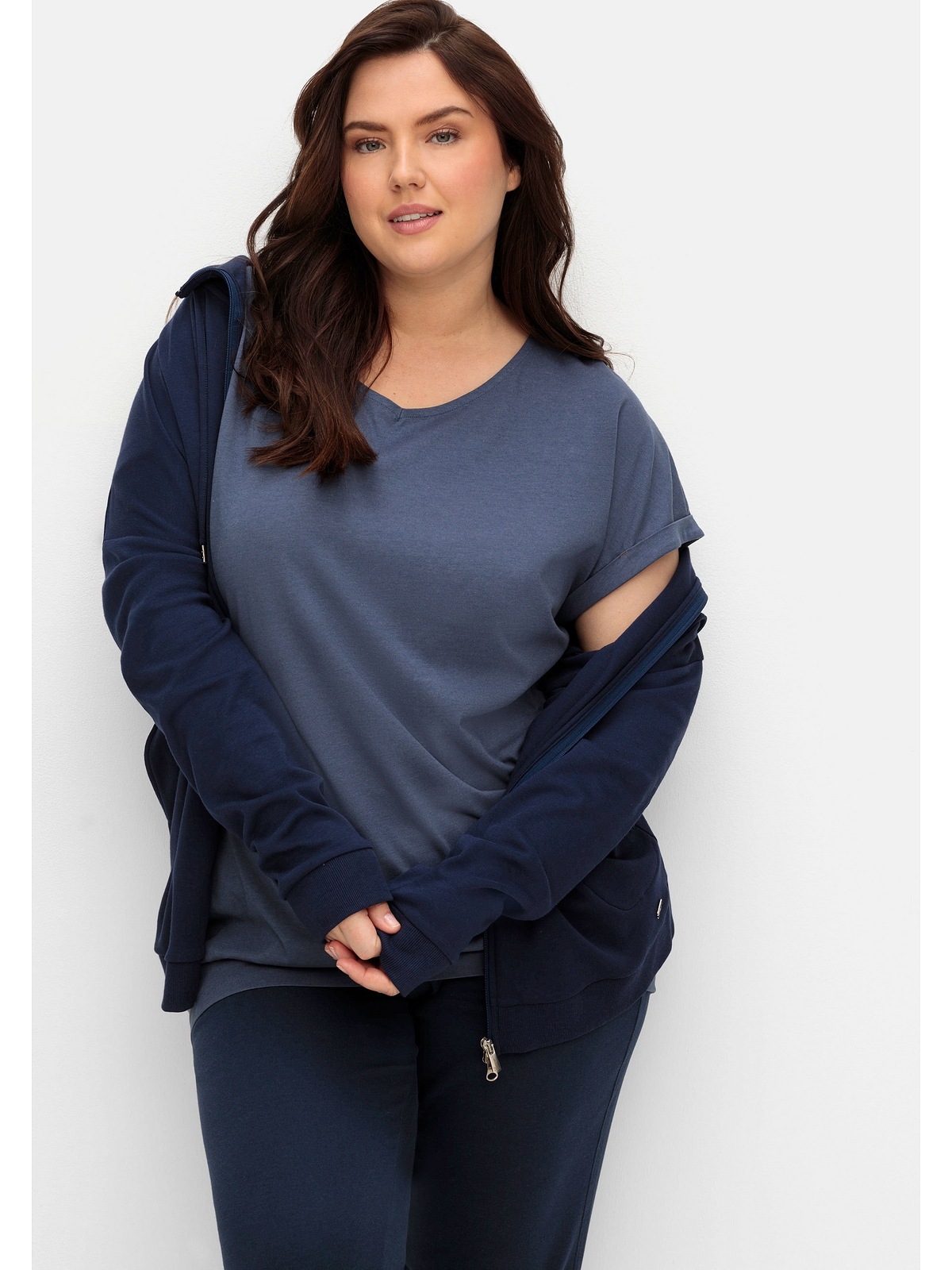 Sheego T-Shirt »Große Größen«, mit elastischem Saumbund online | I'm walking