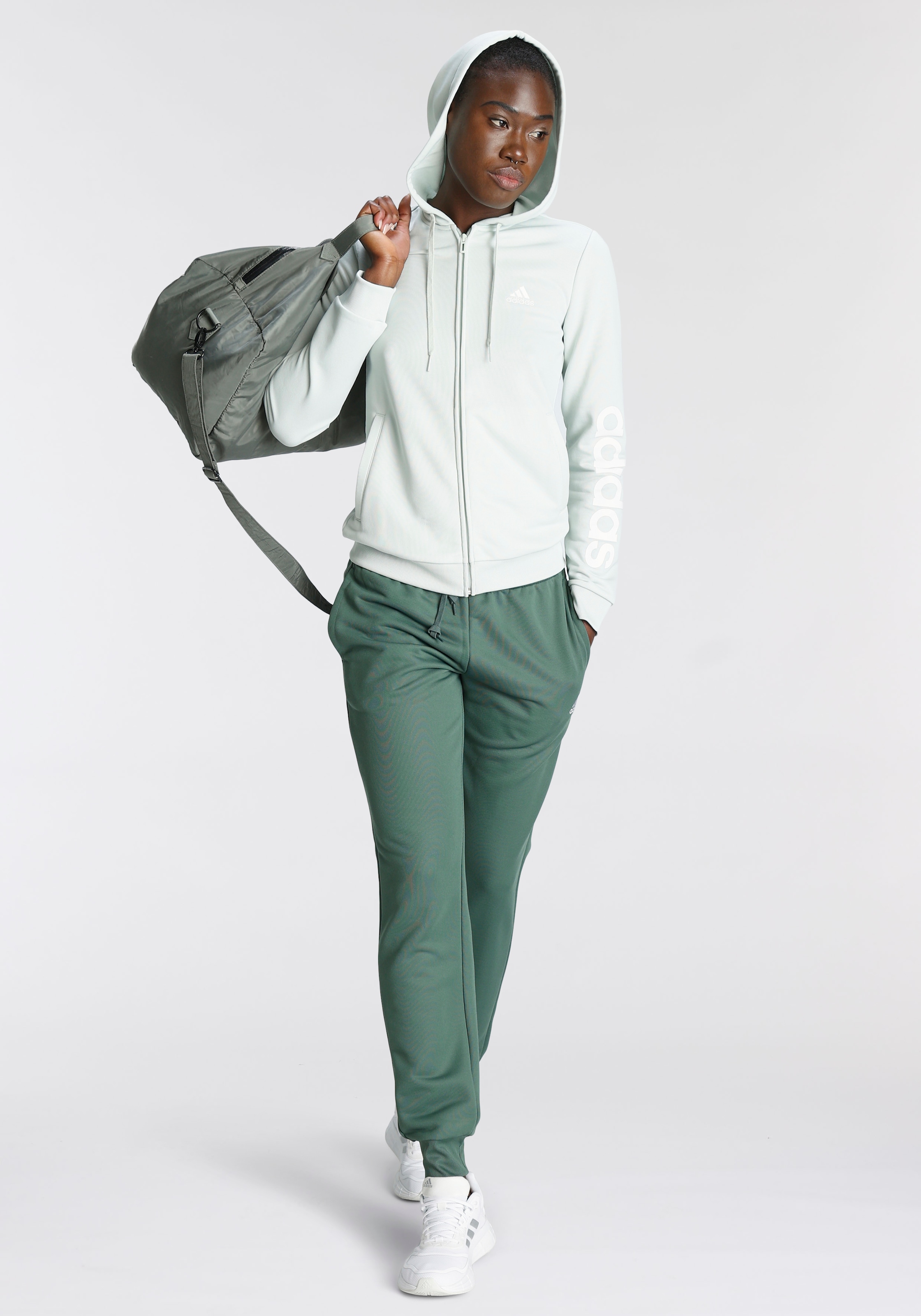 adidas Sportswear Trainingsanzug »ESSENTIALS LOGO FRENCH TERRY«, (2 tlg.)  online | I'm walking