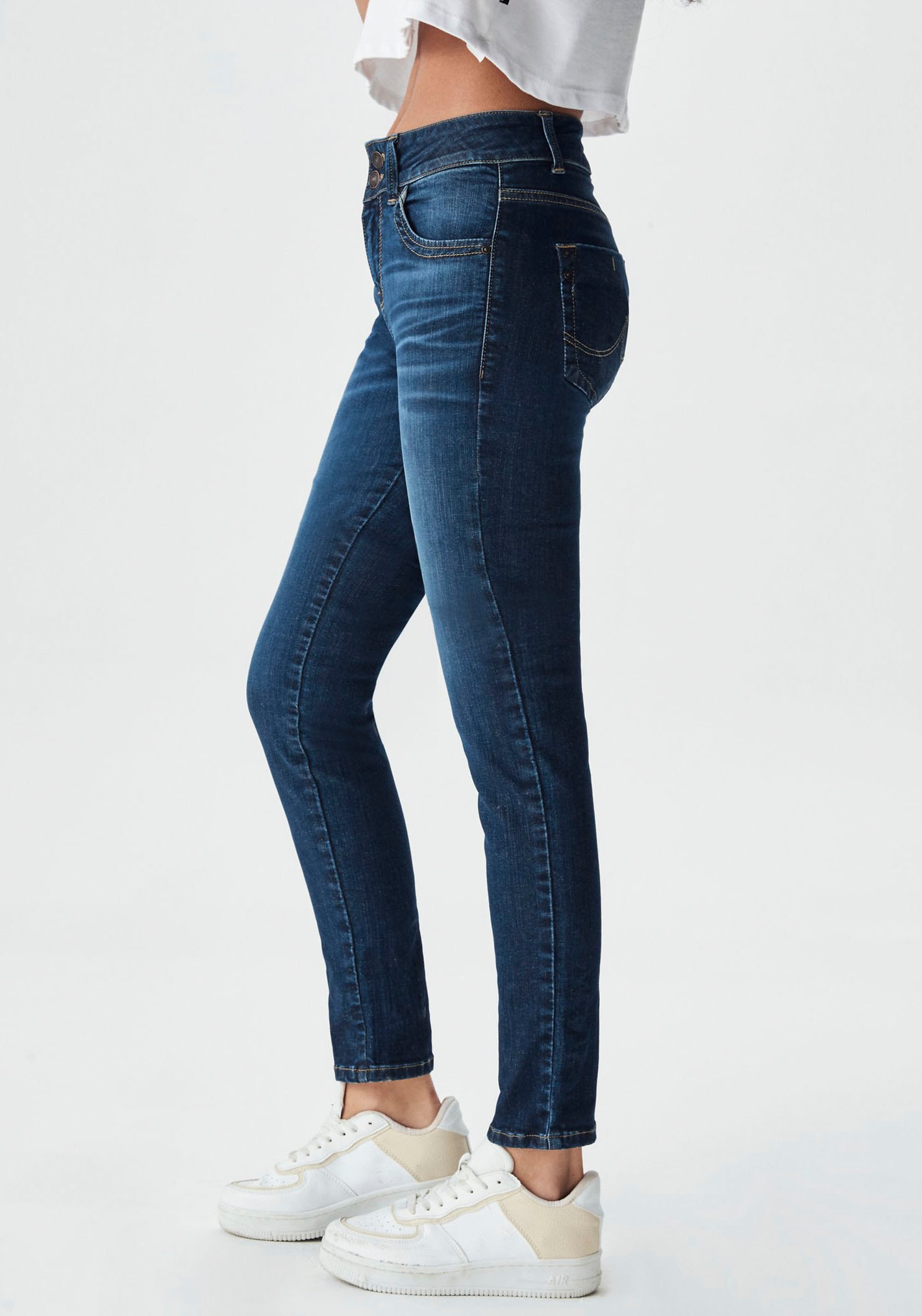 LTB Slim-fit-Jeans schmalem sehr Bein SMU«, »MOLLY und hoher kaufen HIGH mit Leibhöhe