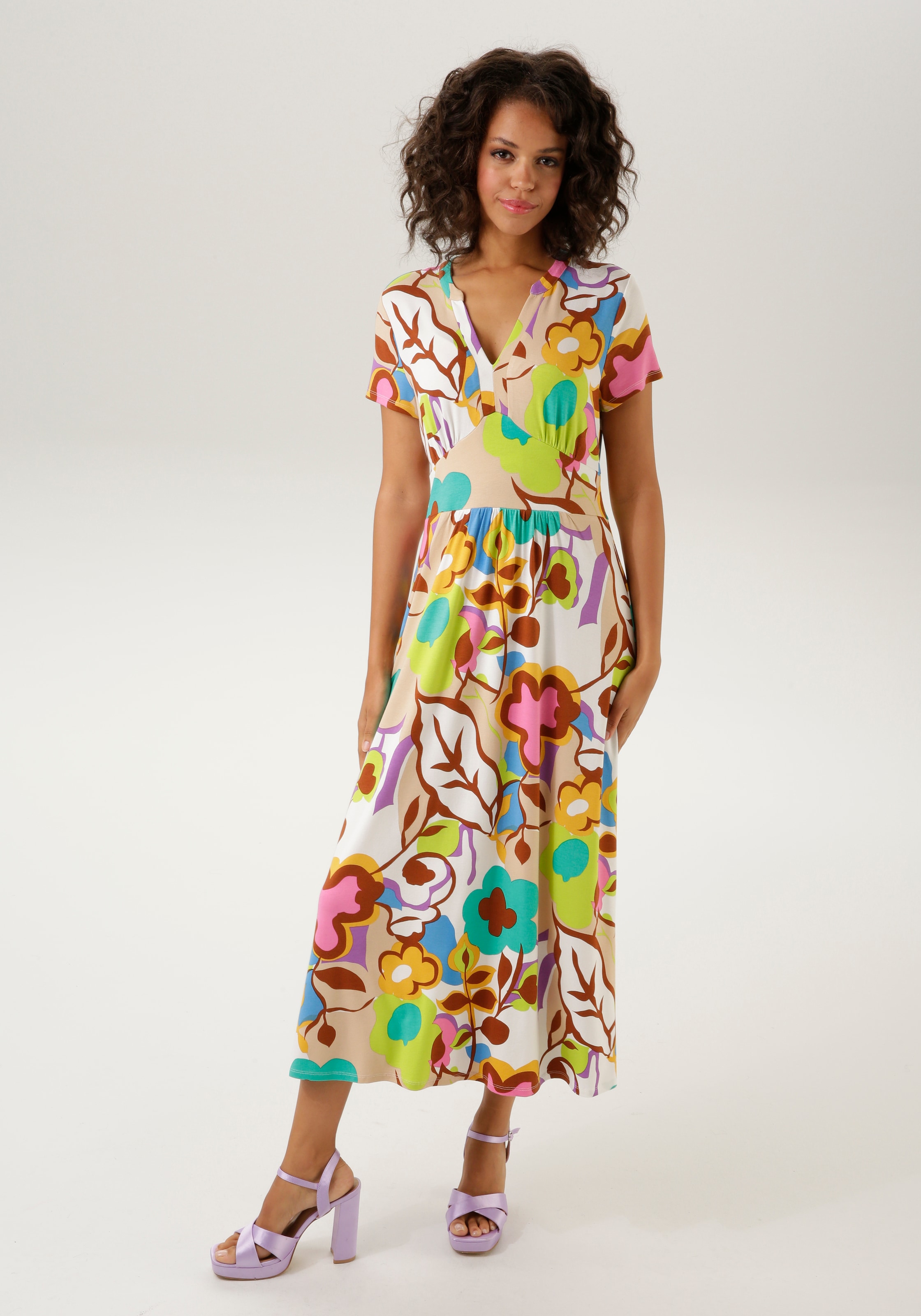 Aniston CASUAL Sommerkleid, mit großflächigem, graphischem Blumendruck -  NEUE KOLLEKTION online kaufen | I'm walking