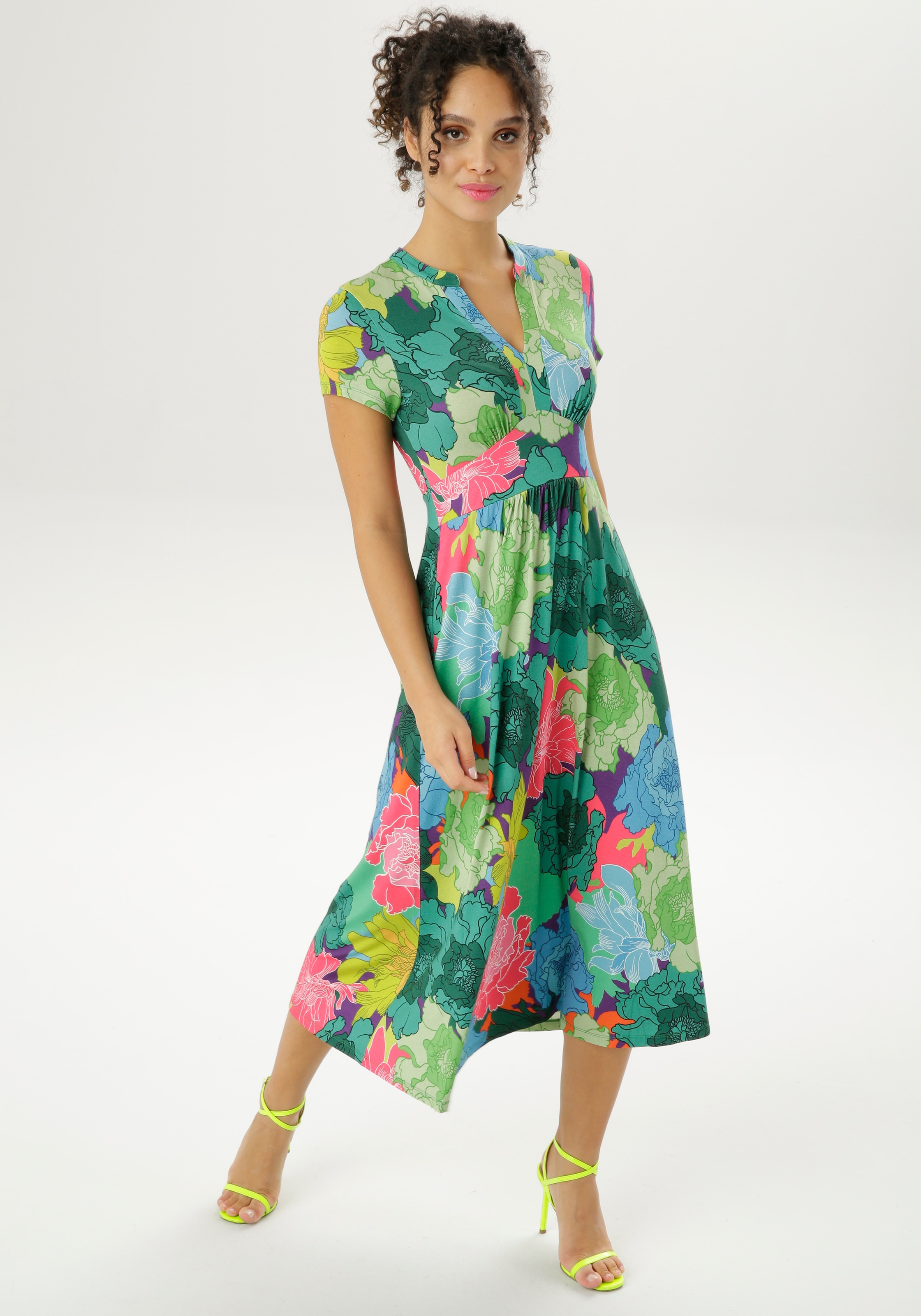 Aniston CASUAL Sommerkleid, mit großflächigem, graphischem Blumendruck  online | I'm walking