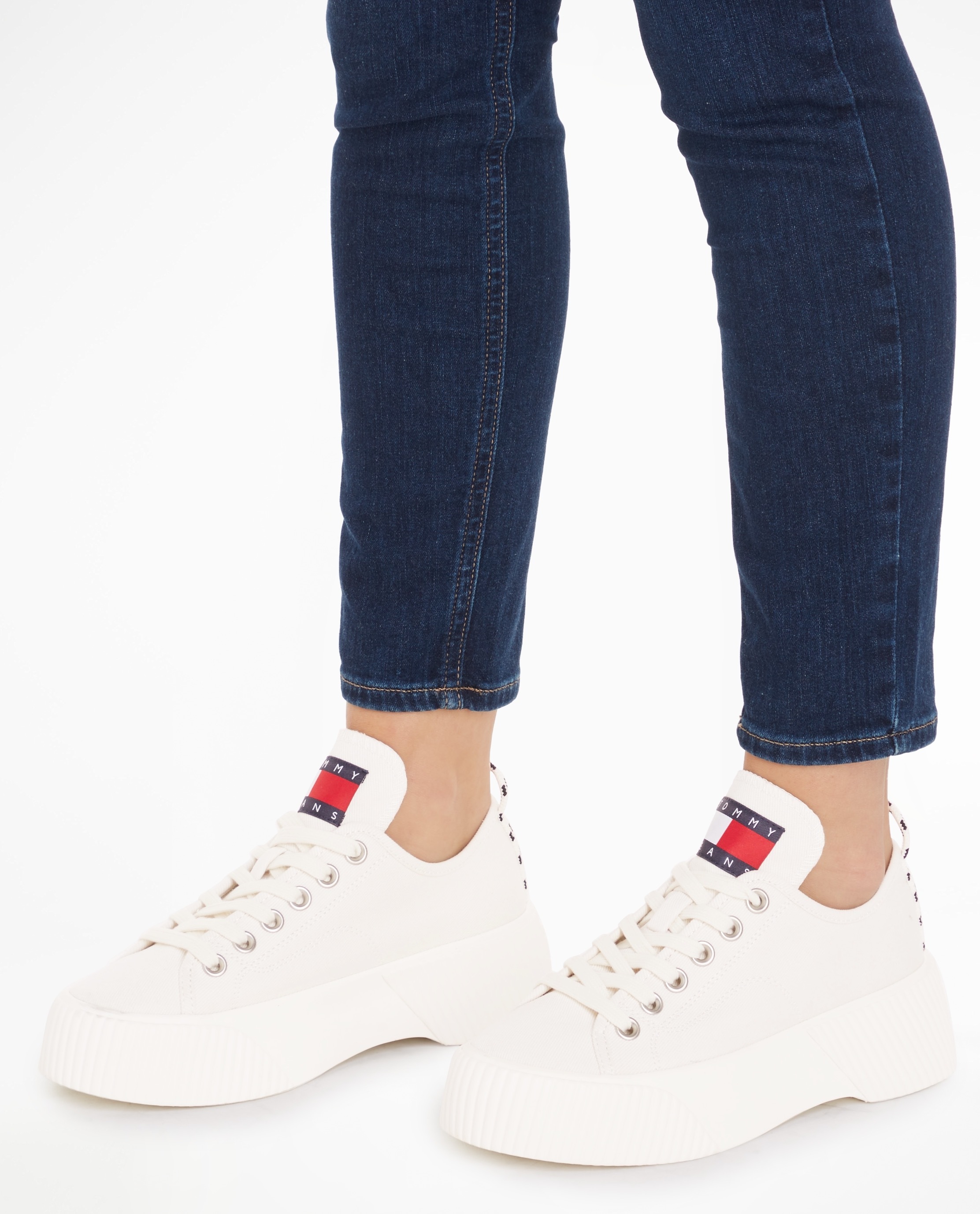 Tommy Jeans Plateausneaker TJW VULC PLAT. LC DENIM mit Logo-Aufnäher