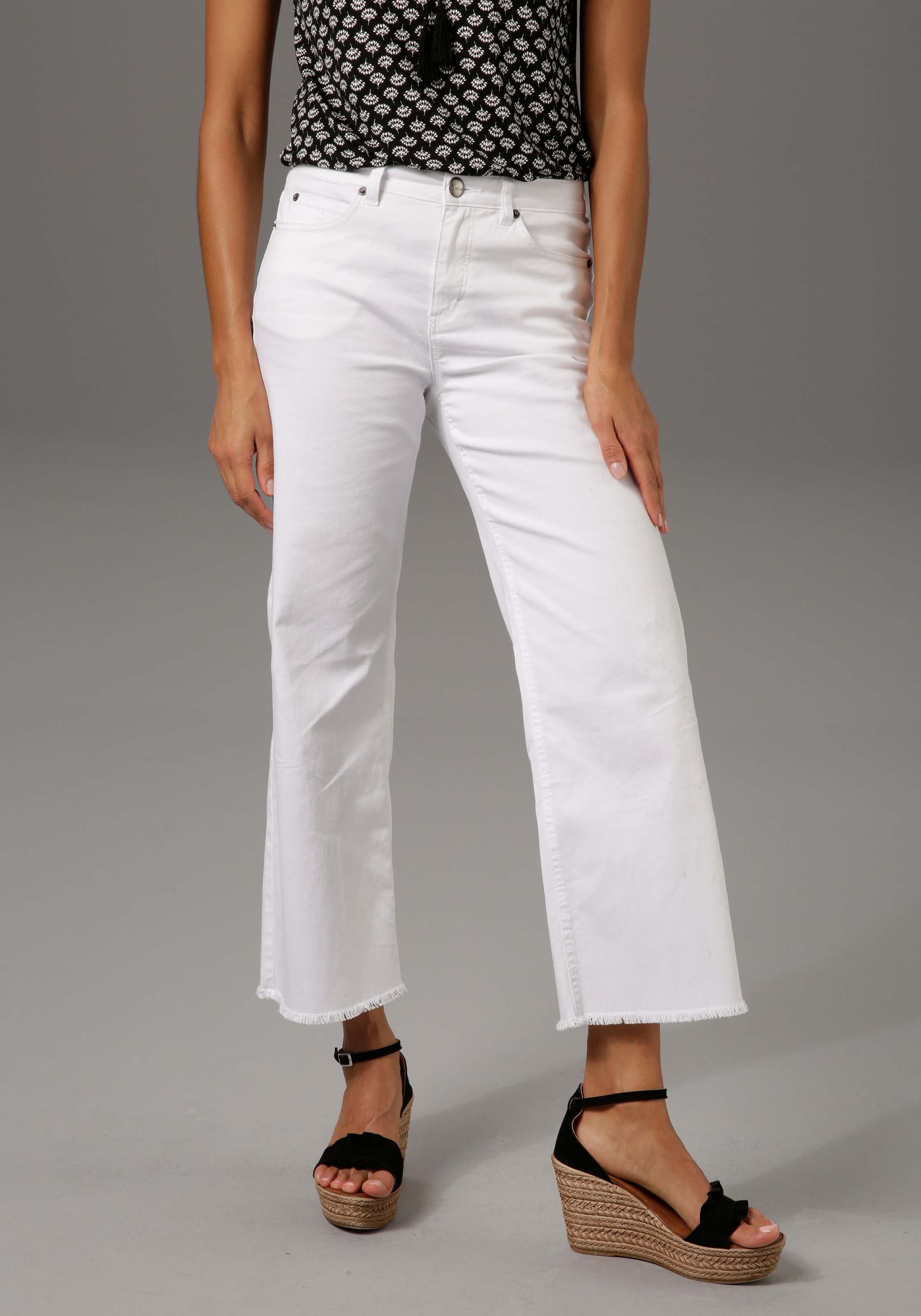 7/8-Jeans, Aniston ausgefranstem leicht kaufen I\'m | walking mit CASUAL Beinabschluss