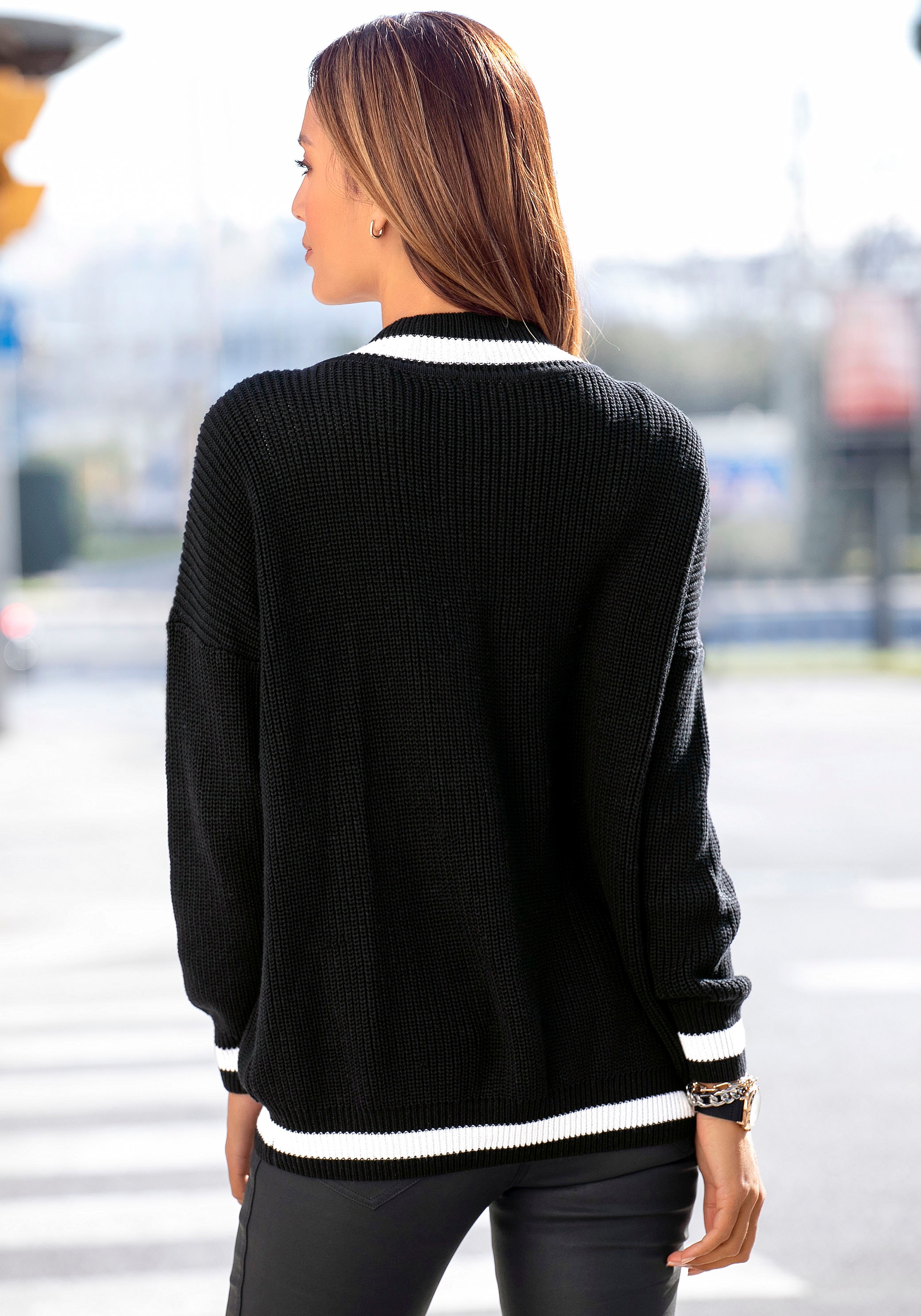 LASCANA V-Ausschnitt-Pullover, mit Streifen-Details shoppen | I'm walking