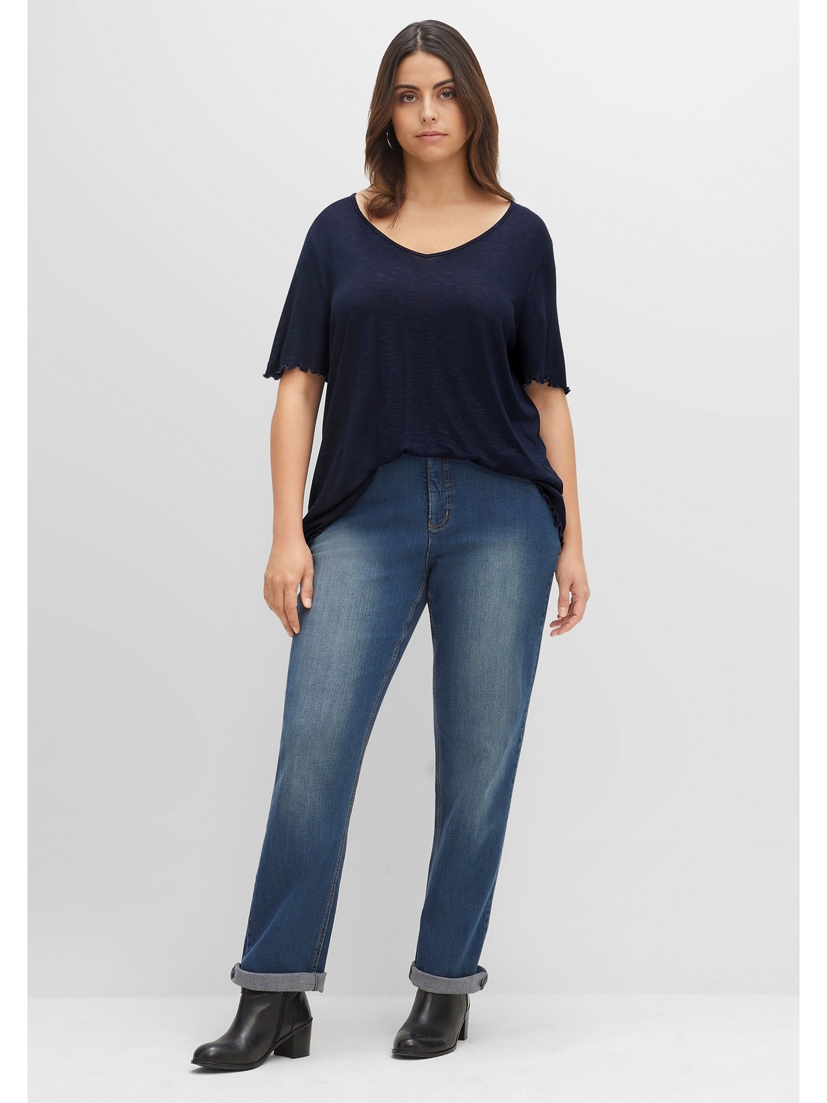 Sheego T-Shirt »Große Größen«, weitem Rollkanten kaufen mit und V-Ausschnitt