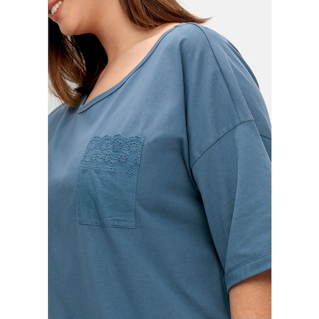 Sheego T-Shirt »Große Größen«, mit Brusttasche aus Spitze kaufen | I'm  walking