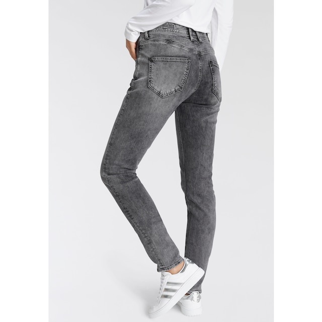 Herrlicher Slim-fit-Jeans »PEPPY SLIM RECYCLED DENIM«, Normal Waist Recycled  Polyester kaufen | I\'m walking