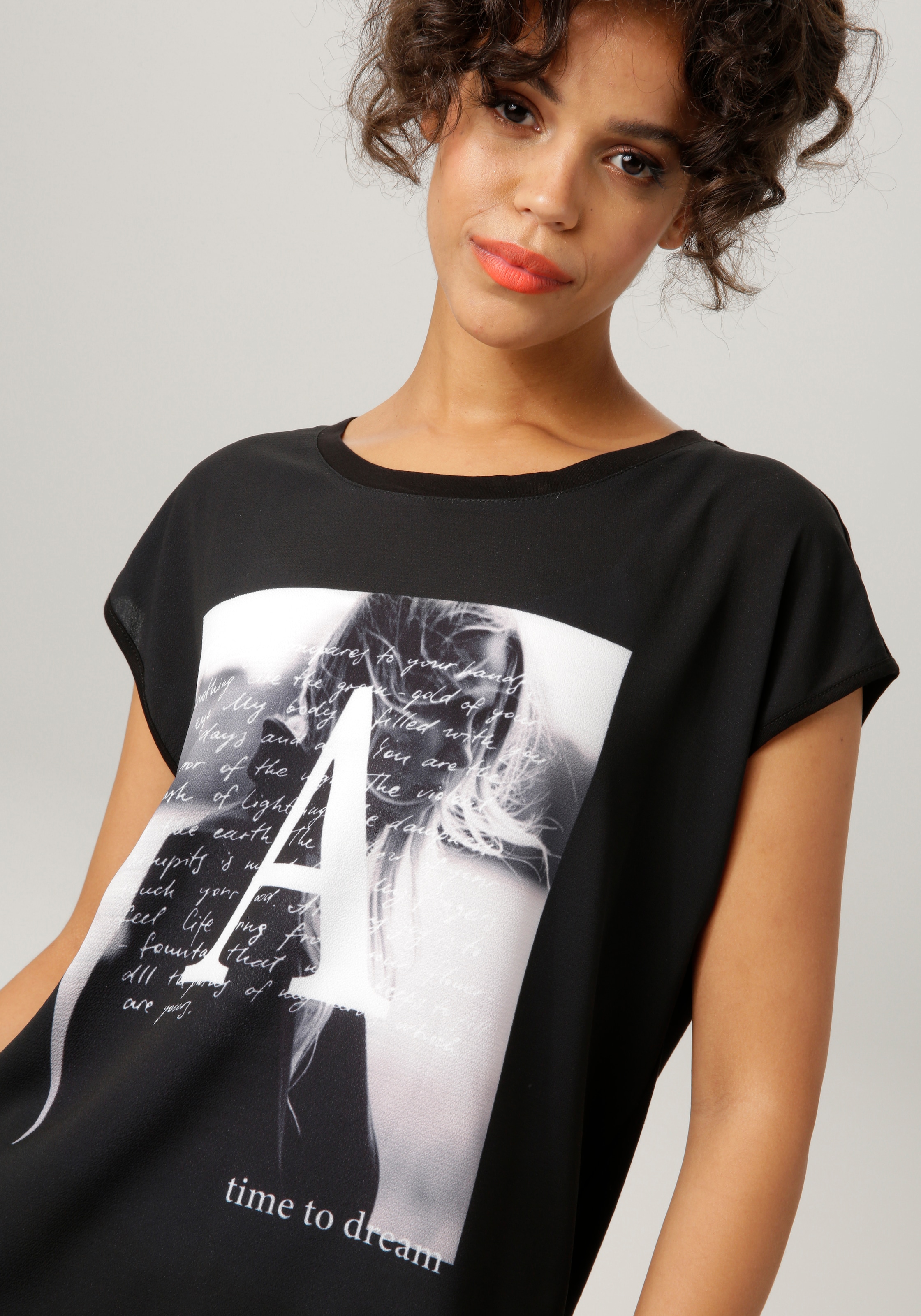 T-Shirt, Frontdruck online CASUAL Aniston verträumten I\'m mit | walking
