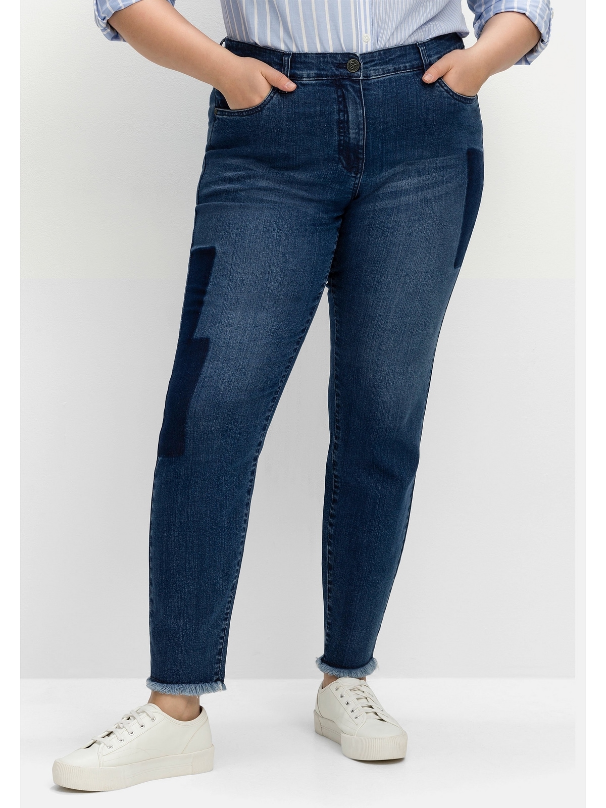 Sheego Stretch-Jeans »Große Fransensaum online Größen«, mit Patch-Optik und