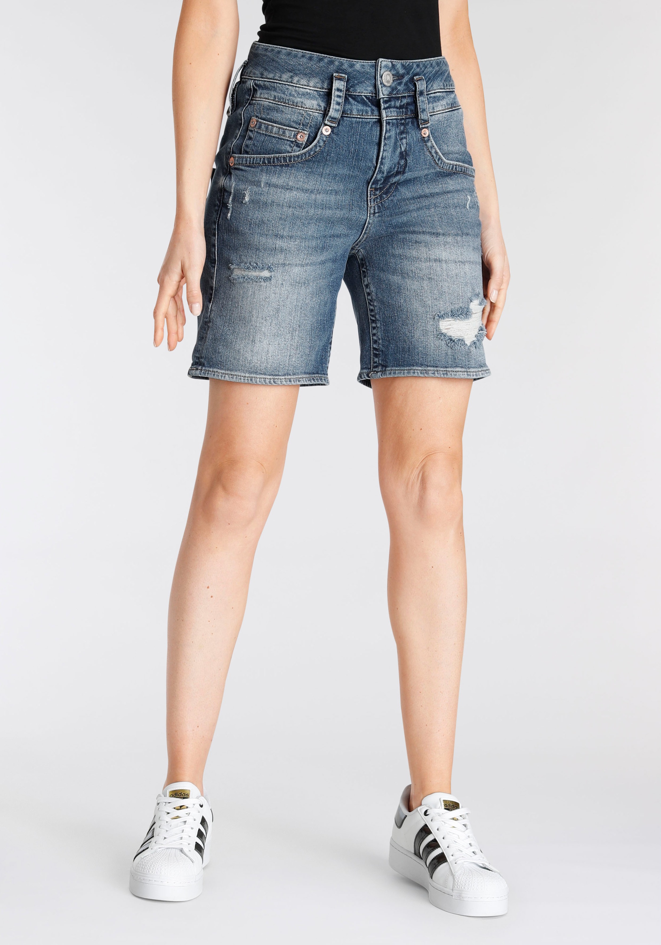 Herrlicher Jeansshorts »Pitch HI Shorty Recycled«, mit Destroyed-Effekten kaufen