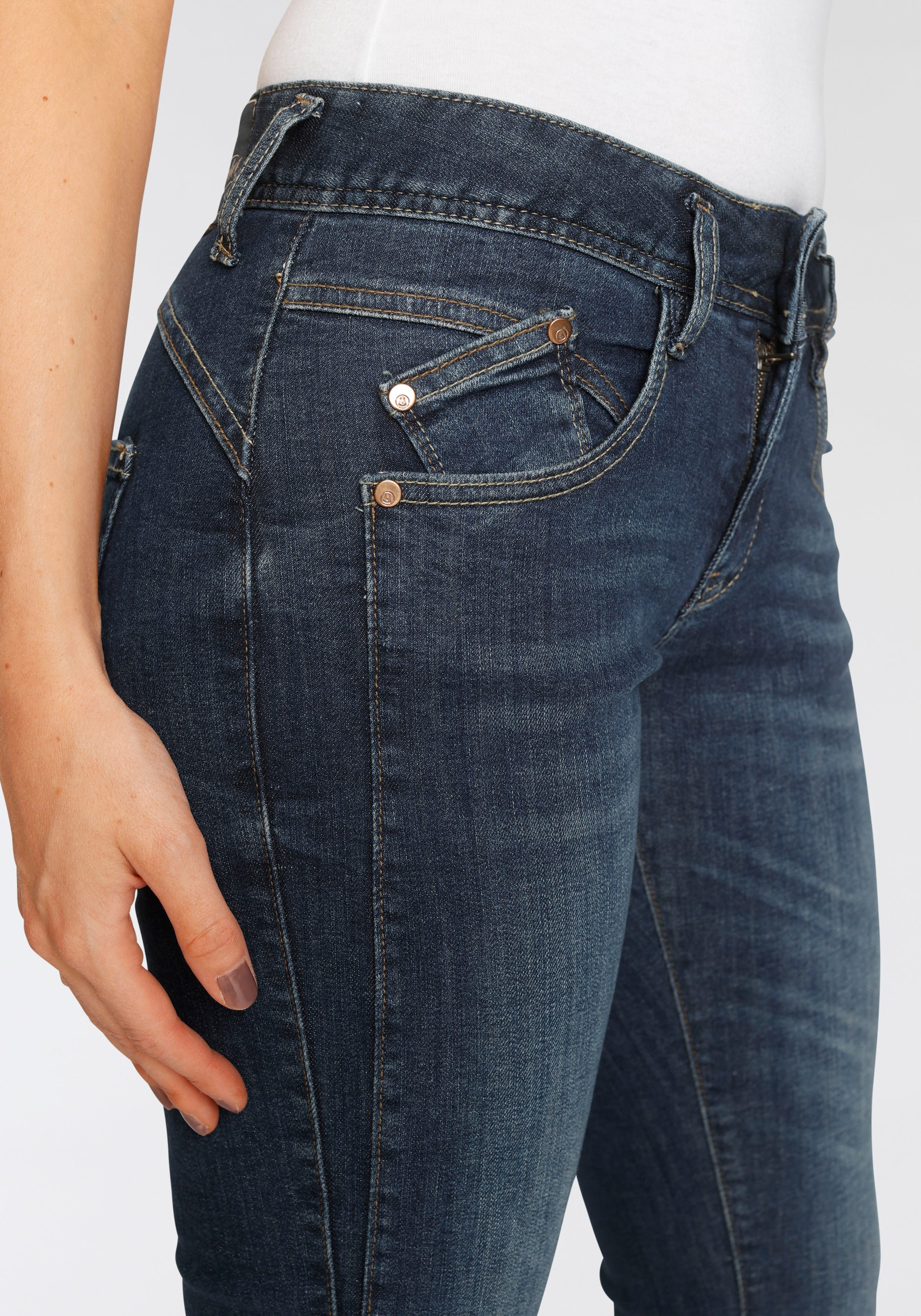 Herrlicher DENIM«, Keileinsatz | I\'m kaufen seitlichem RECYCLED »GINA Slim-fit-Jeans mit walking