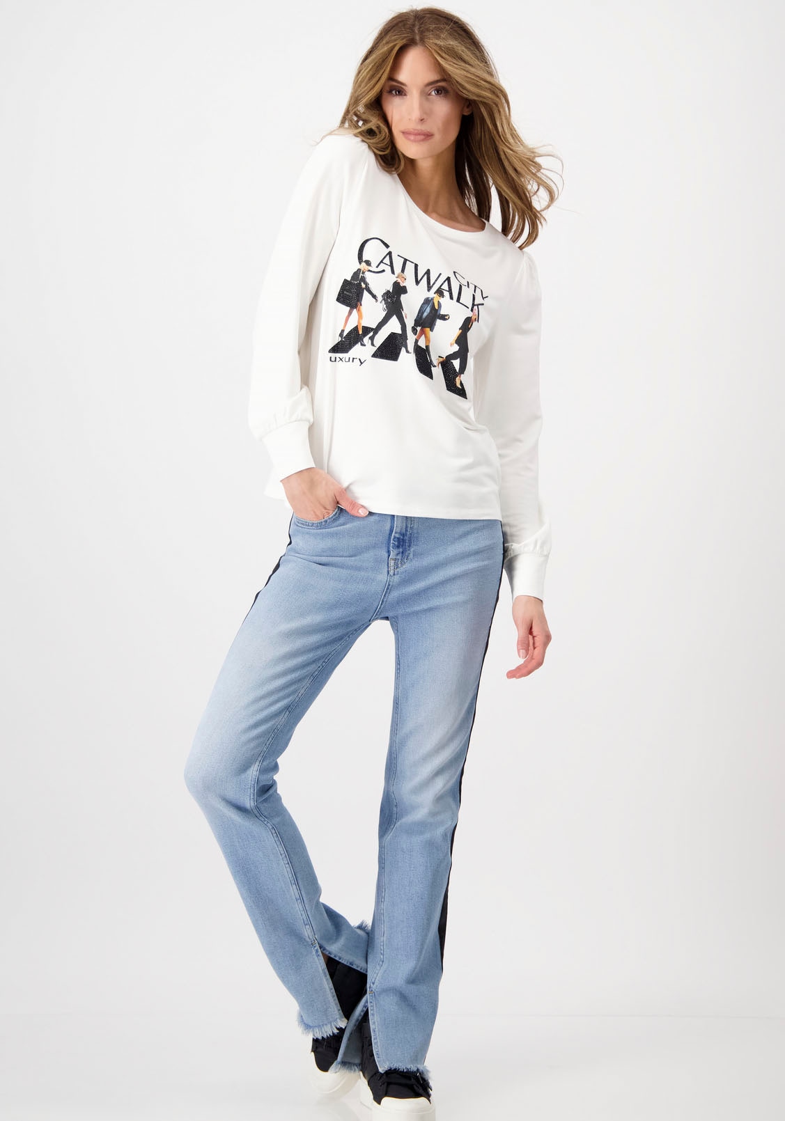 Monari Rundhalsshirt, mit Catwalk walking Print | I\'m online kaufen