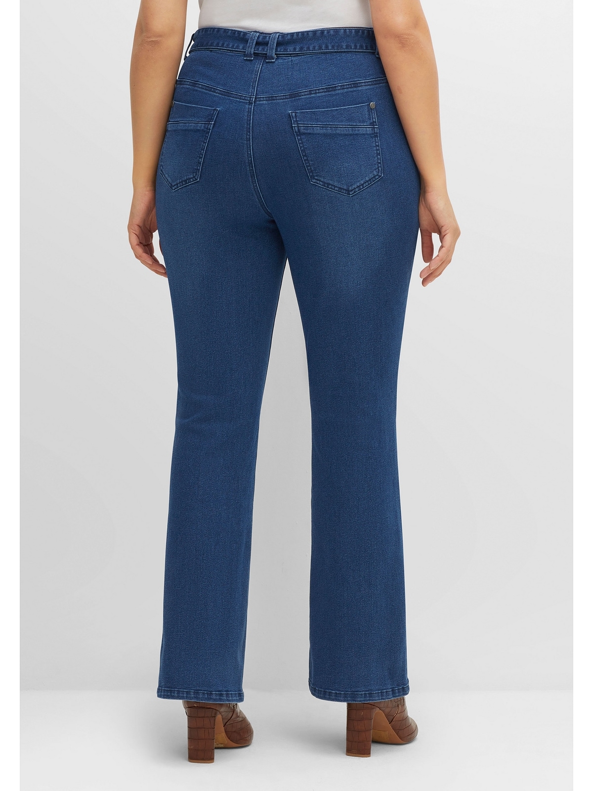 Sheego Bootcut-Jeans »Große Größen«, und (Set), online Taschen Stoffgürtel markanten mit