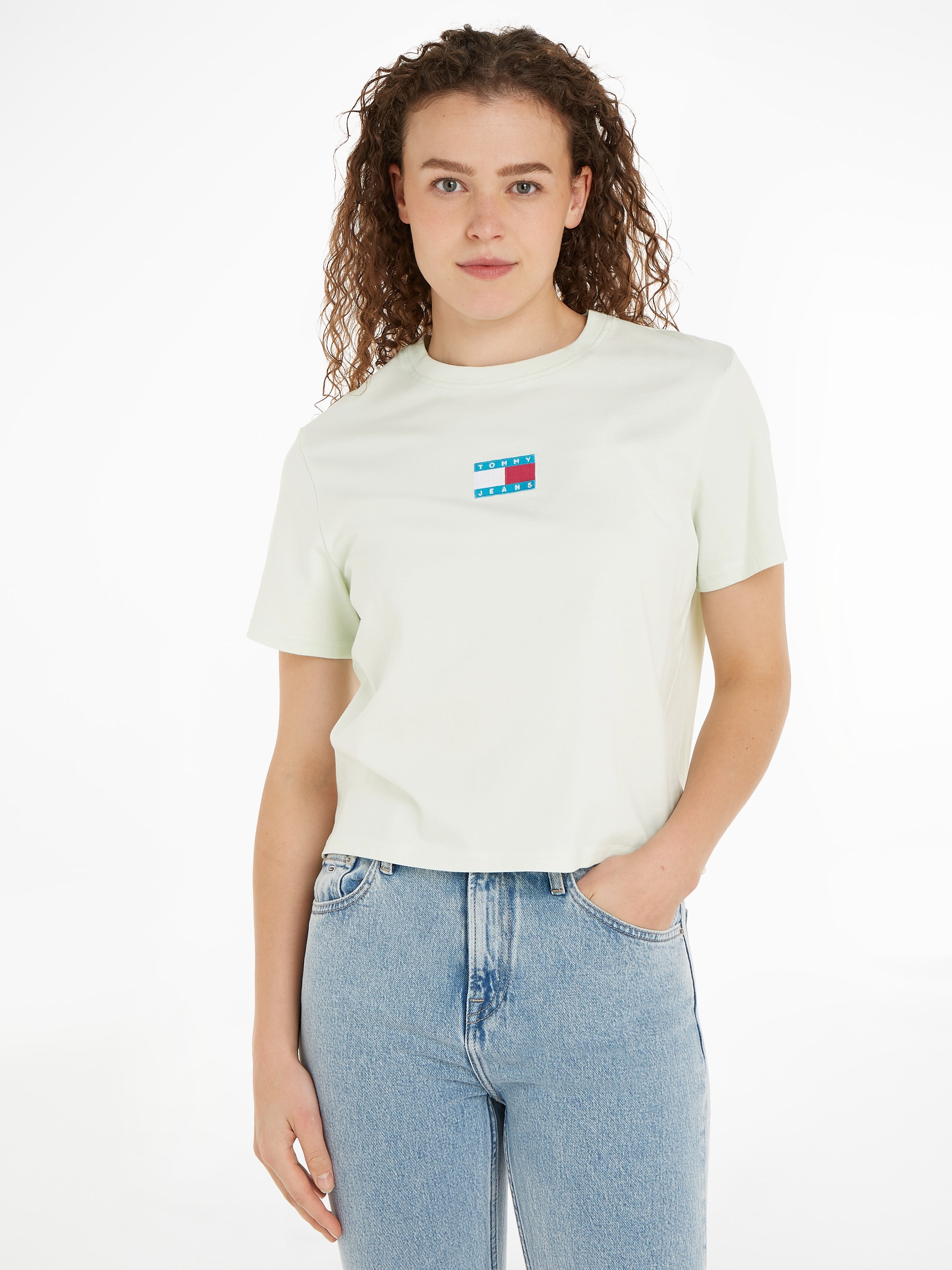 Tommy Jeans T-Shirt »TJW CLS POP BADGE TEE«, mit Tommy Jeans Logostickerei  kaufen | I'm walking