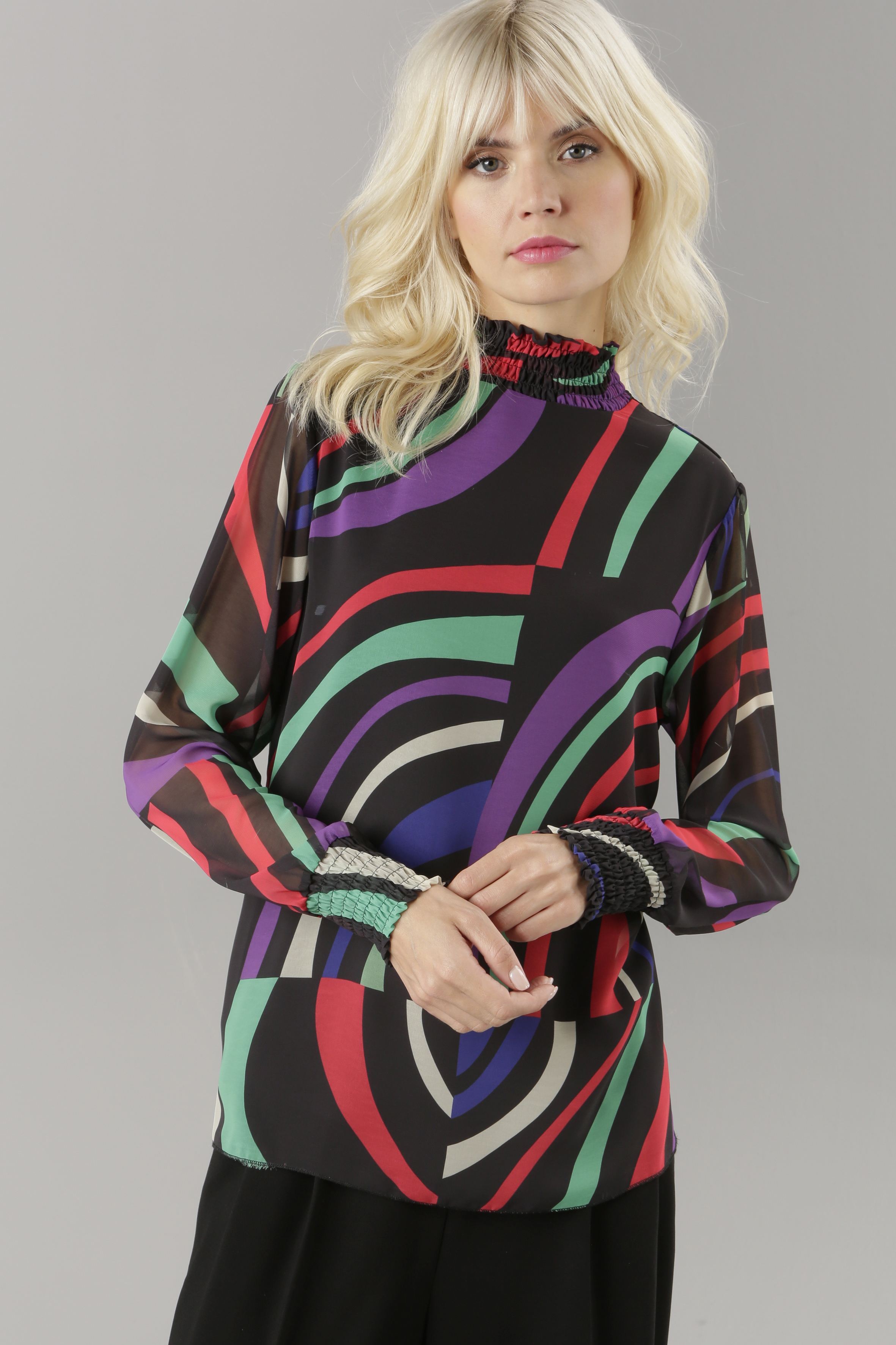 Chiffonbluse, mit buntem, grafischem Muster