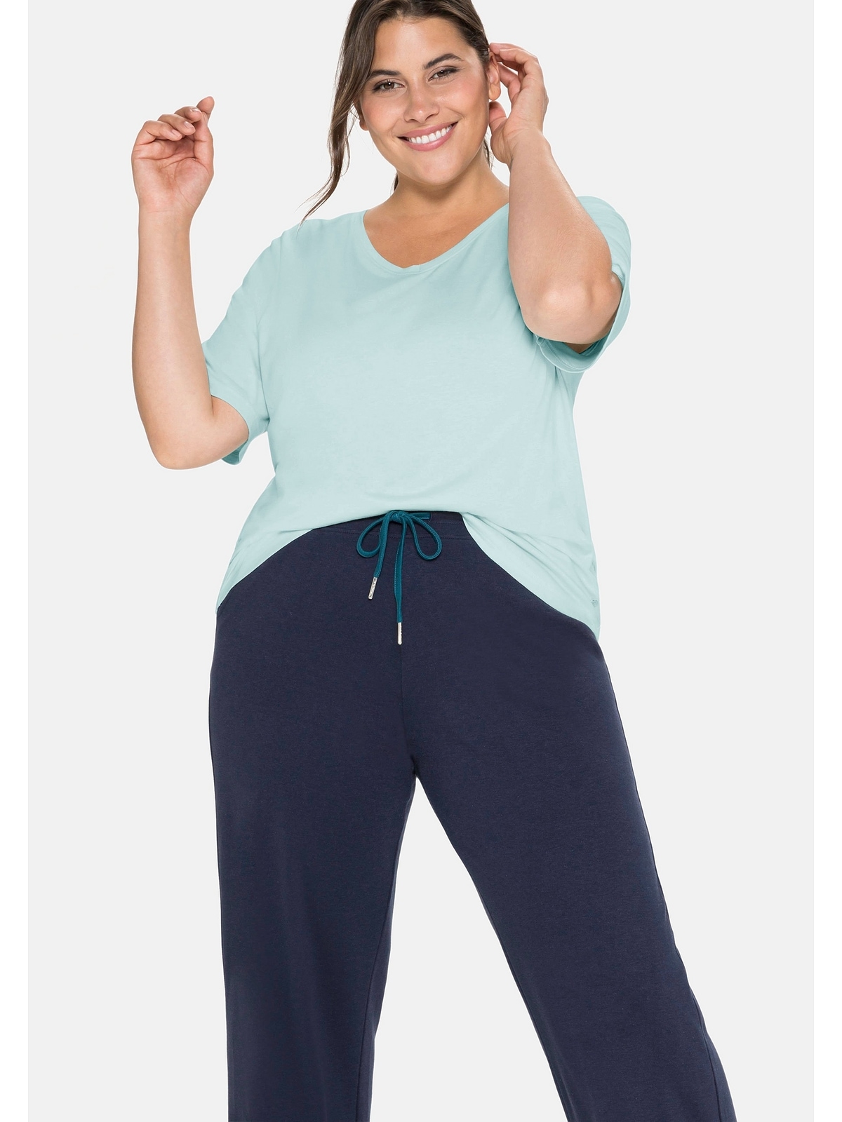 Sheego T-Shirt »Große Größen«, mit verlängertem Kurzarm und gerundetem Saum  kaufen | I\'m walking