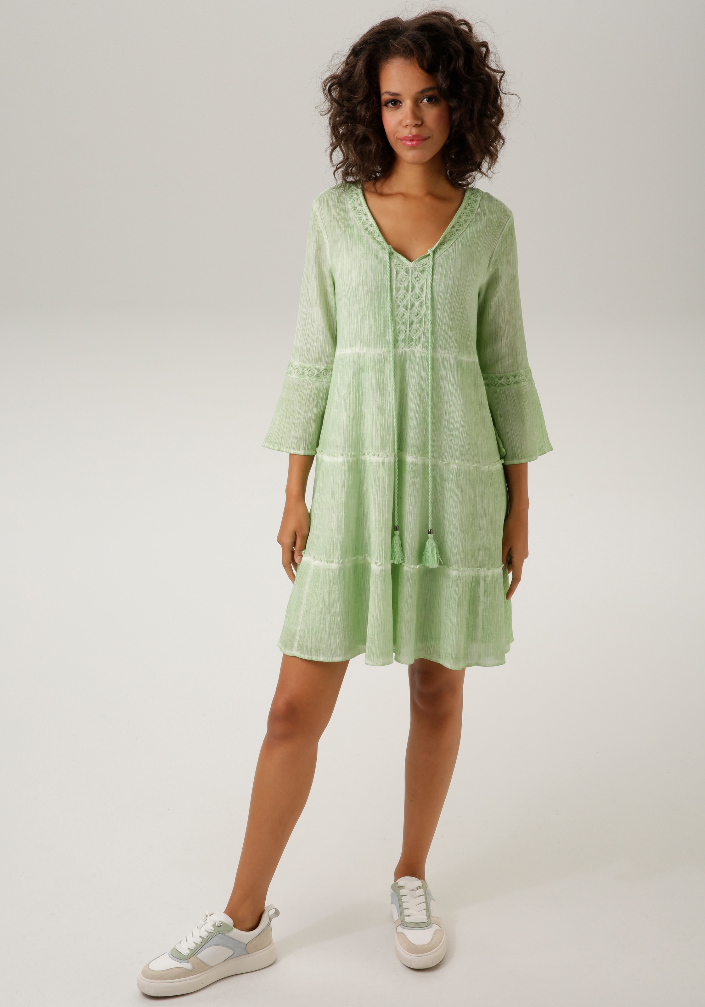 Aniston CASUAL Tunikakleid, walking Spitzenverzierung kaufen (mit | - NEUE I\'m KOLLEKTION mit online Jersey-Unterkleid), aufwändiger