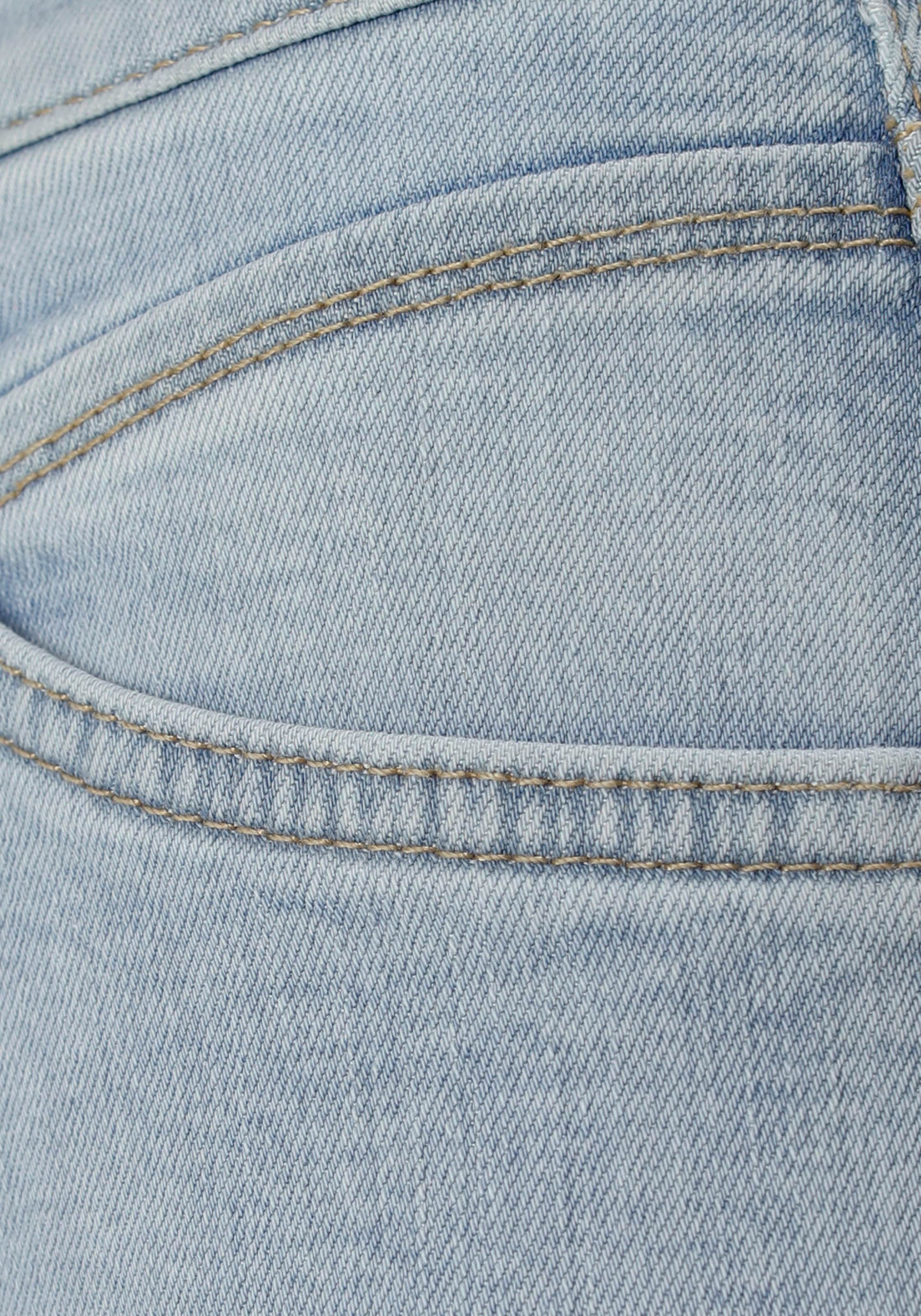 MAC Gerade Jeans »Melanie-Heart«, Dekorative Nieten auf der hinteren Tasche  bestellen | I\'m walking